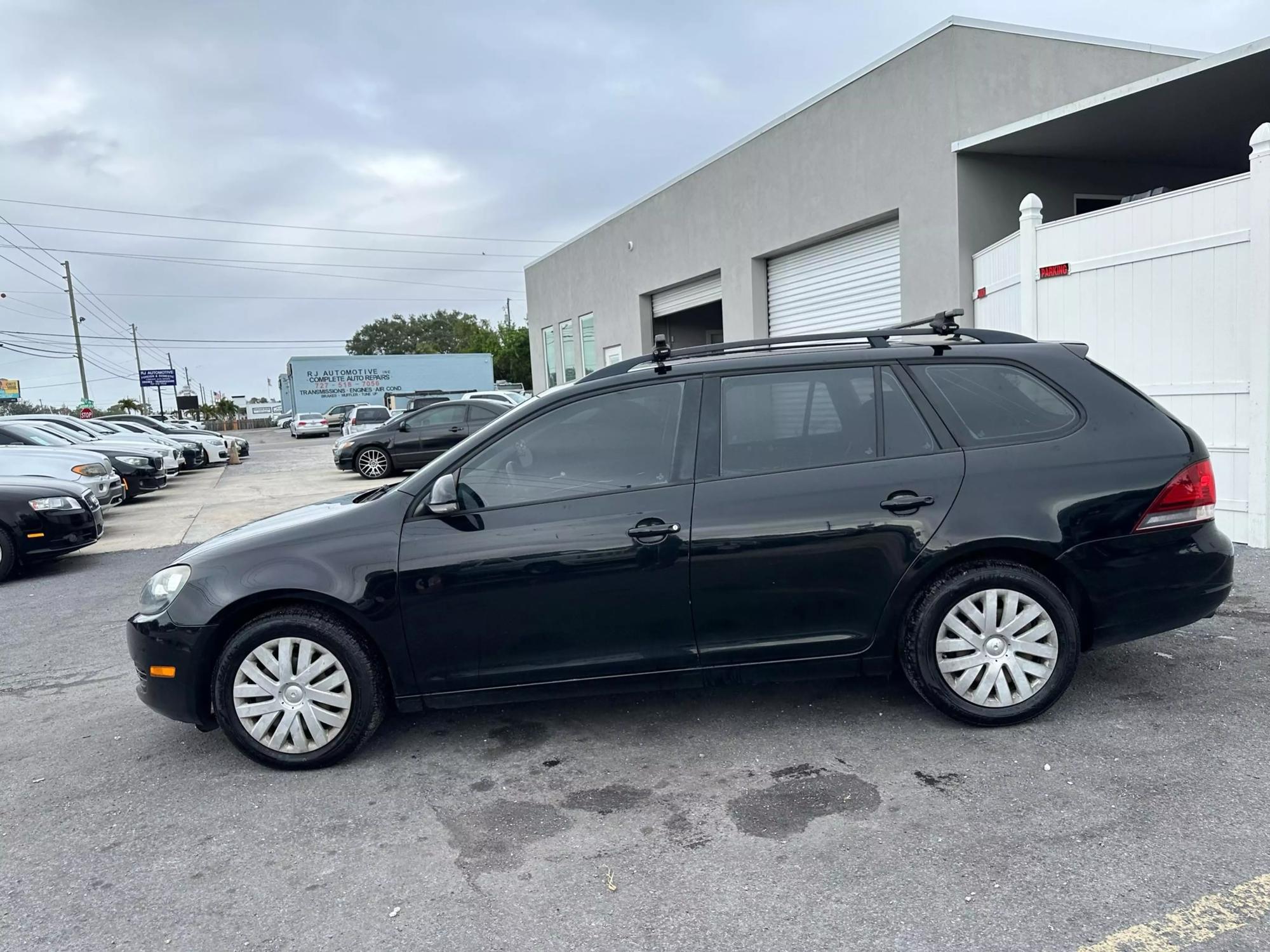 2013 Volkswagen Jetta SportWagen SE photo 12