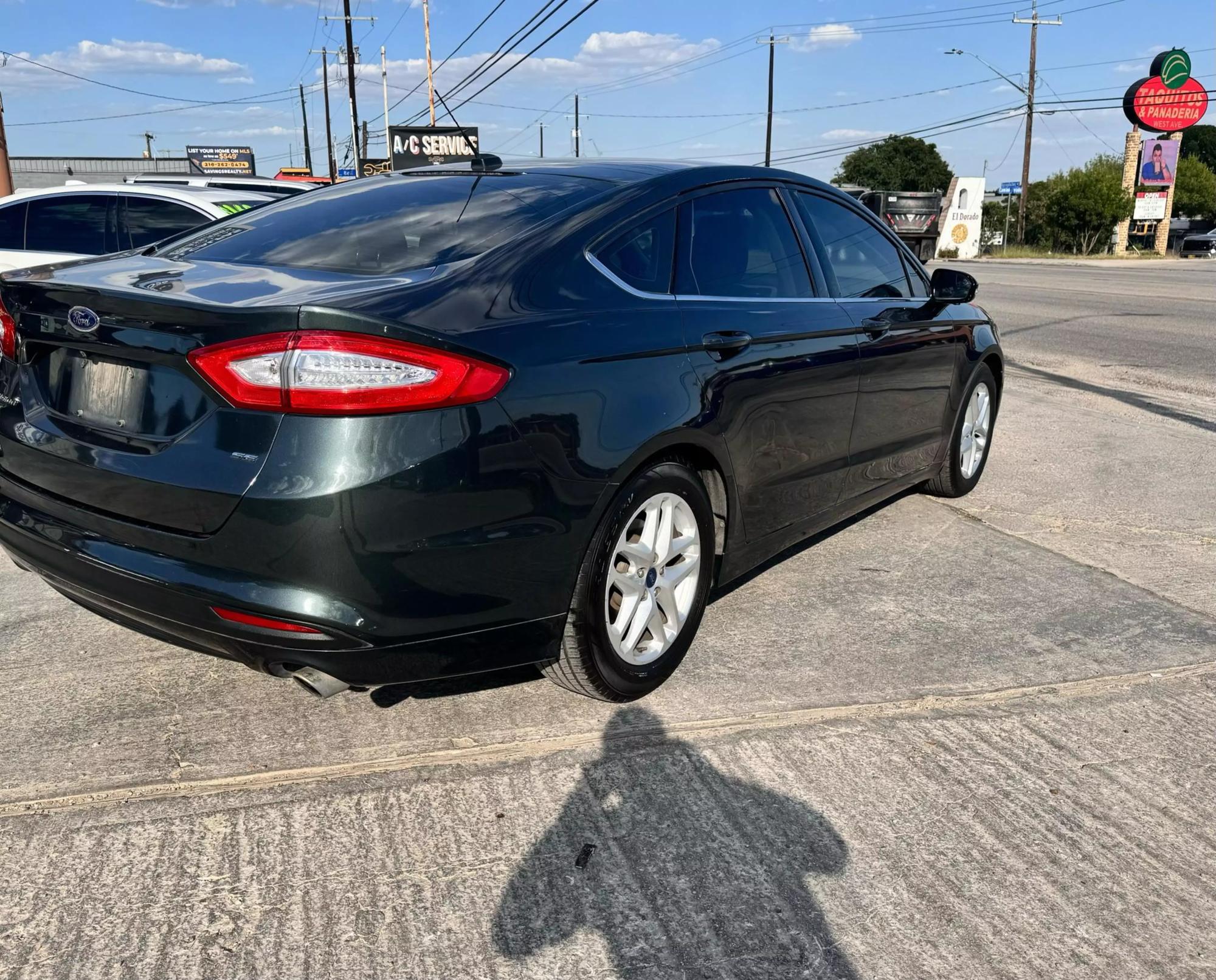 2015 Ford Fusion SE photo 18