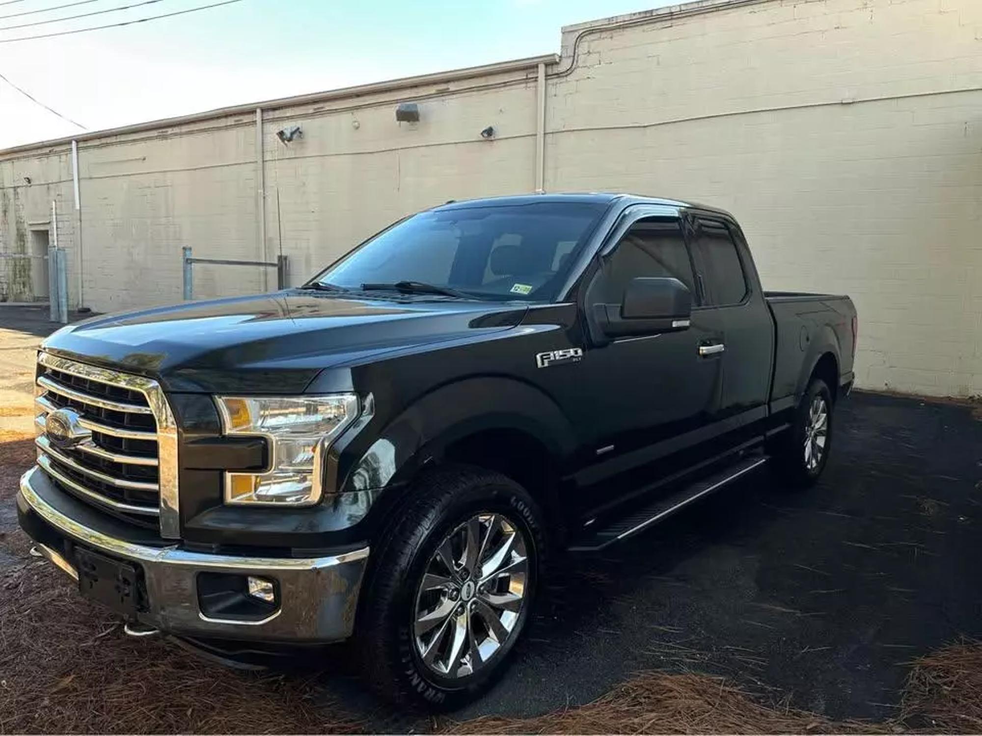 2015 Ford F-150 XLT photo 12