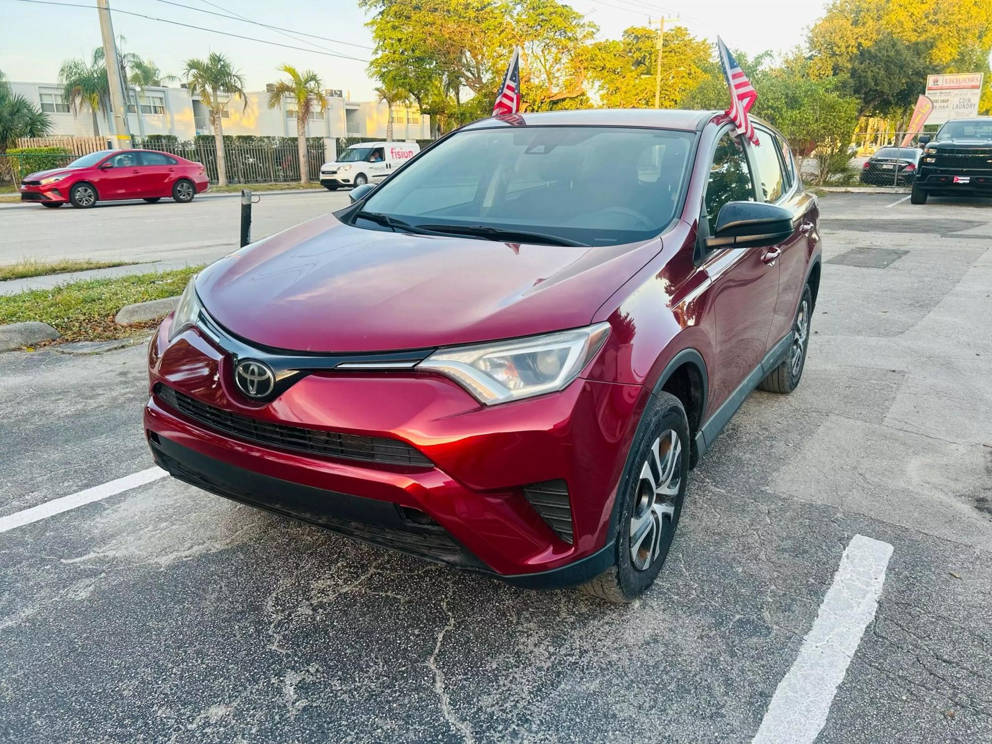 2018 Toyota RAV4 LE photo 13