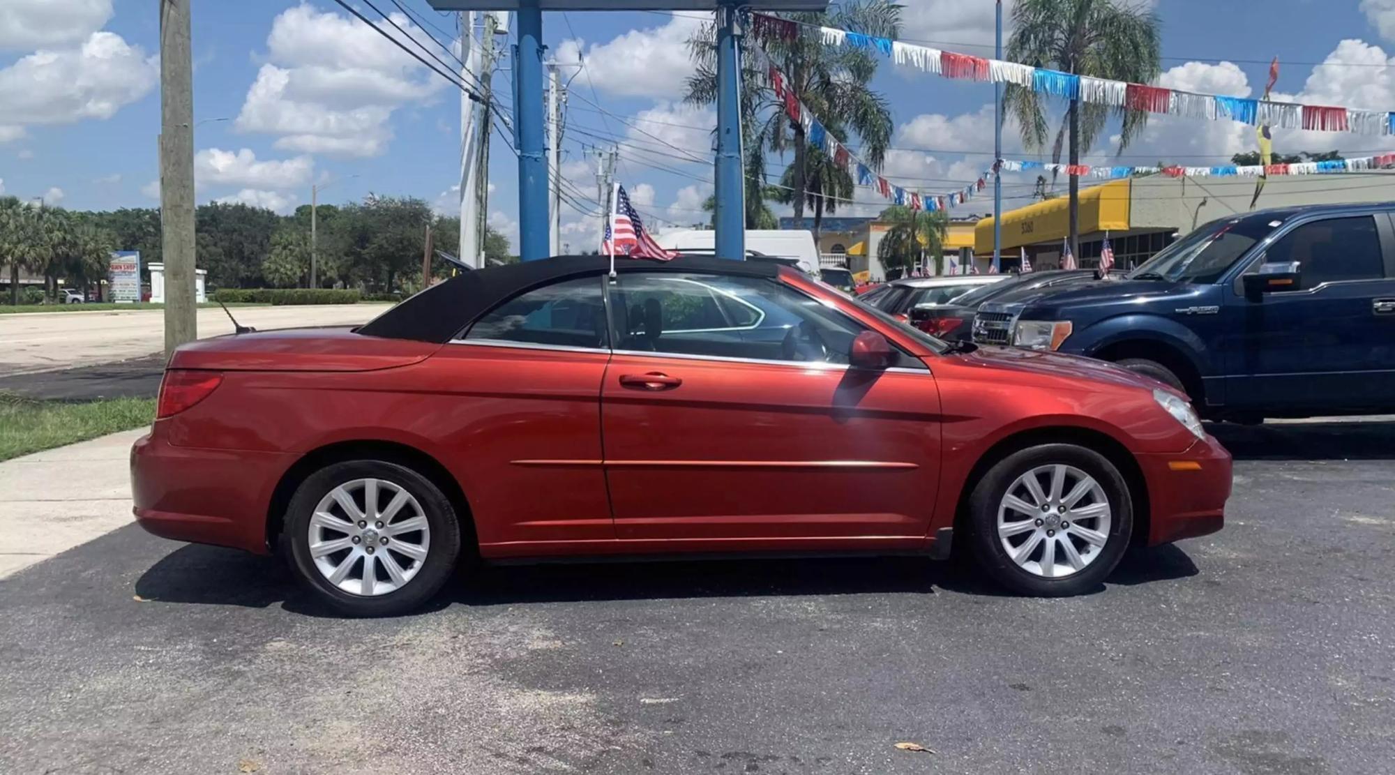 2010 Chrysler Sebring Touring photo 24