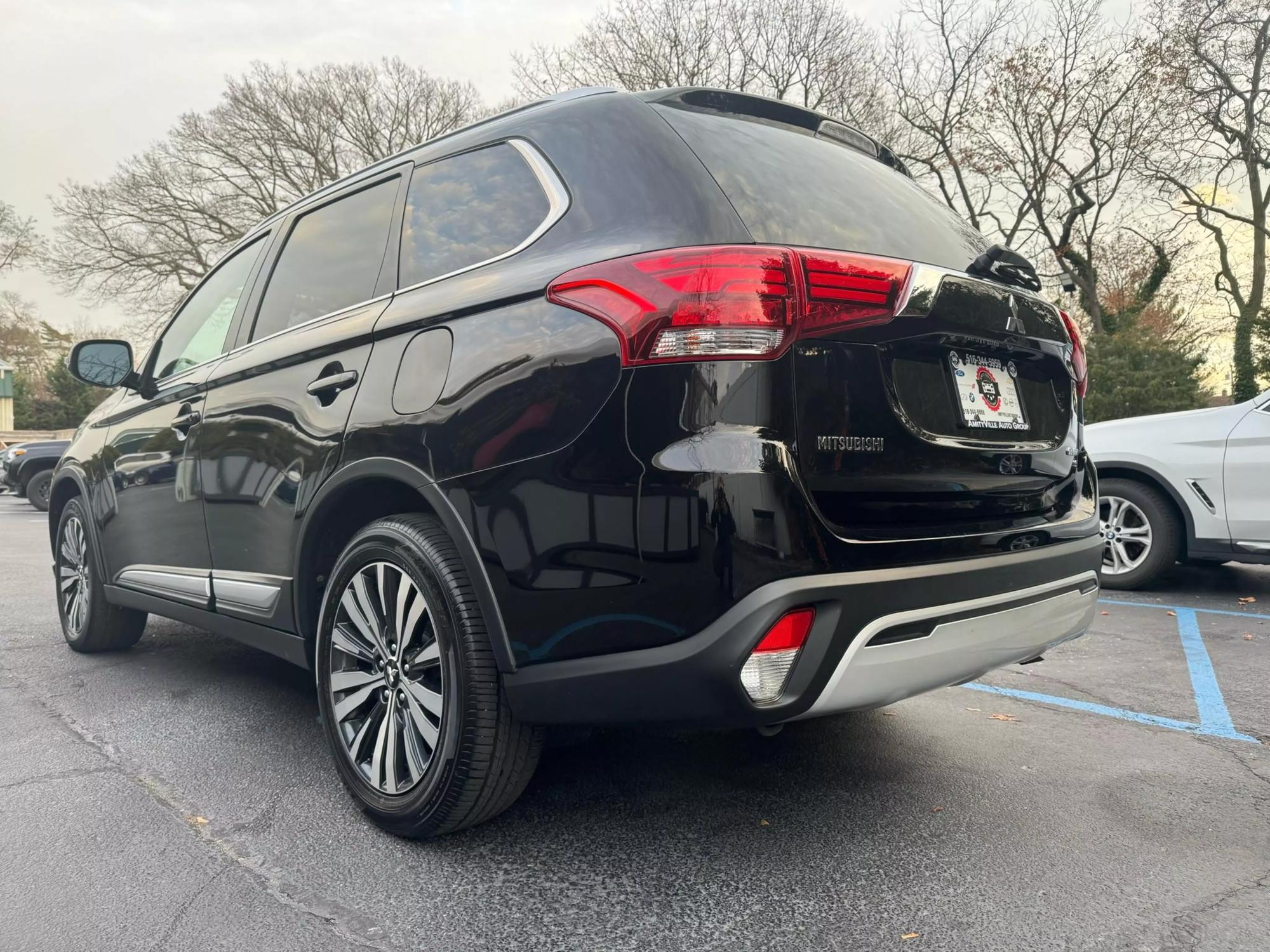 2019 Mitsubishi Outlander SEL photo 52