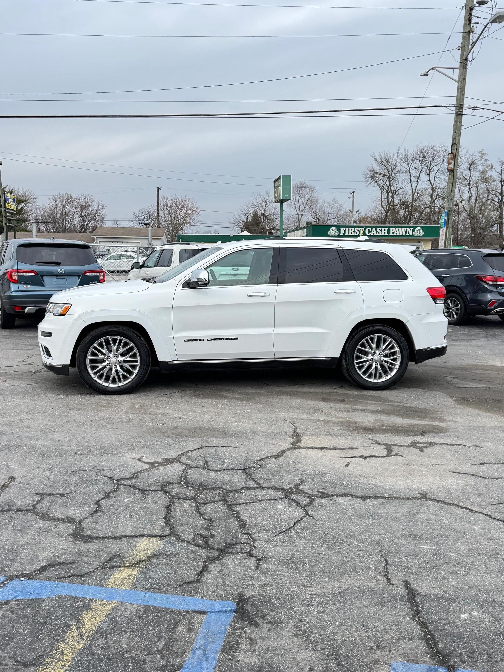 2017 Jeep Grand Cherokee Summit photo 21