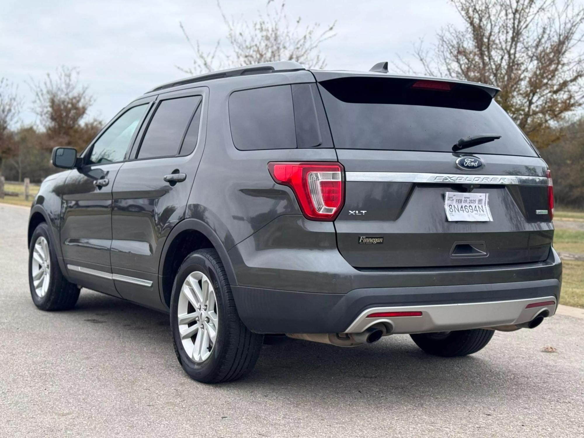 2016 Ford Explorer XLT photo 37