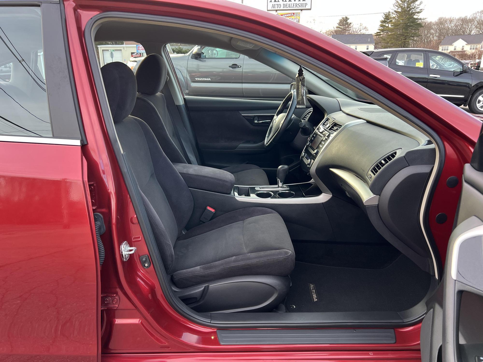 2013 Nissan Altima Sedan SV photo 57