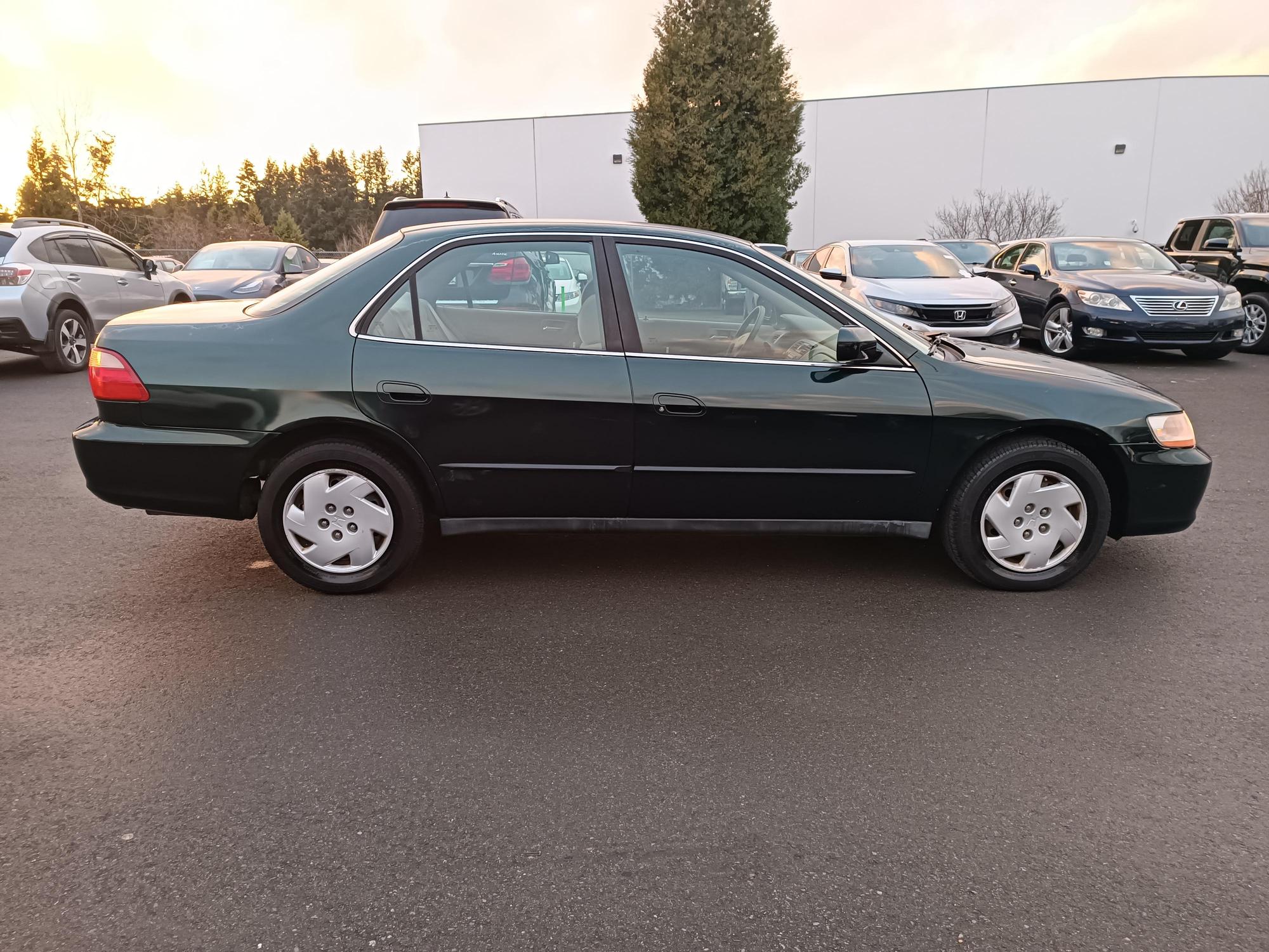 1998 Honda Accord LX photo 44