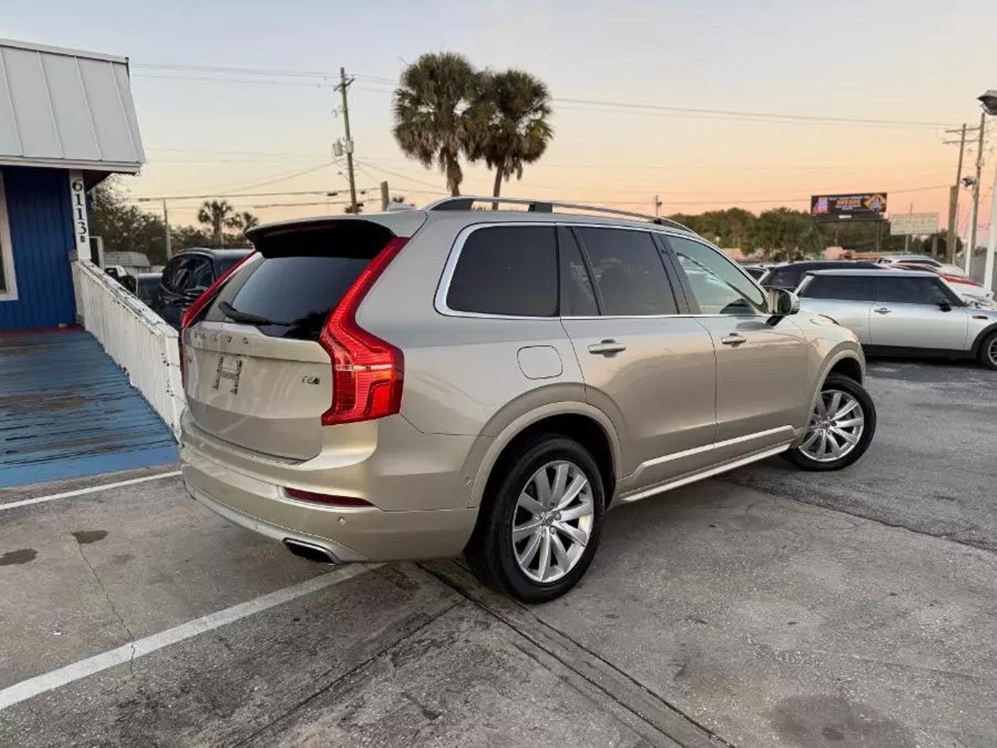 2017 Volvo XC90 Momentum photo 22