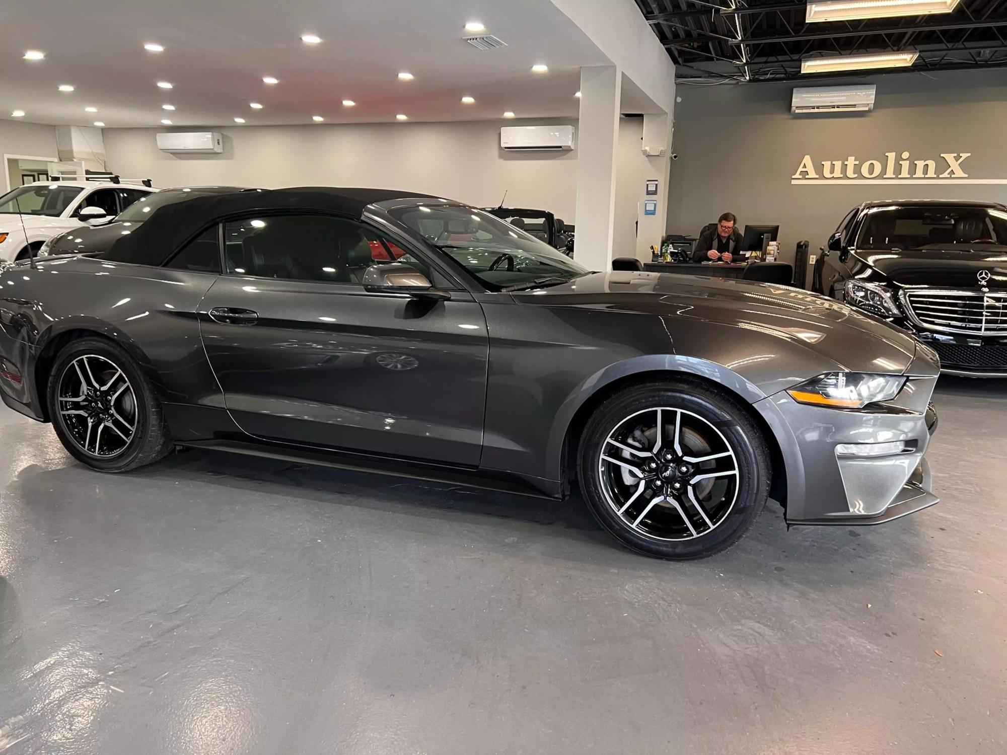 2019 Ford Mustang EcoBoost Premium photo 8