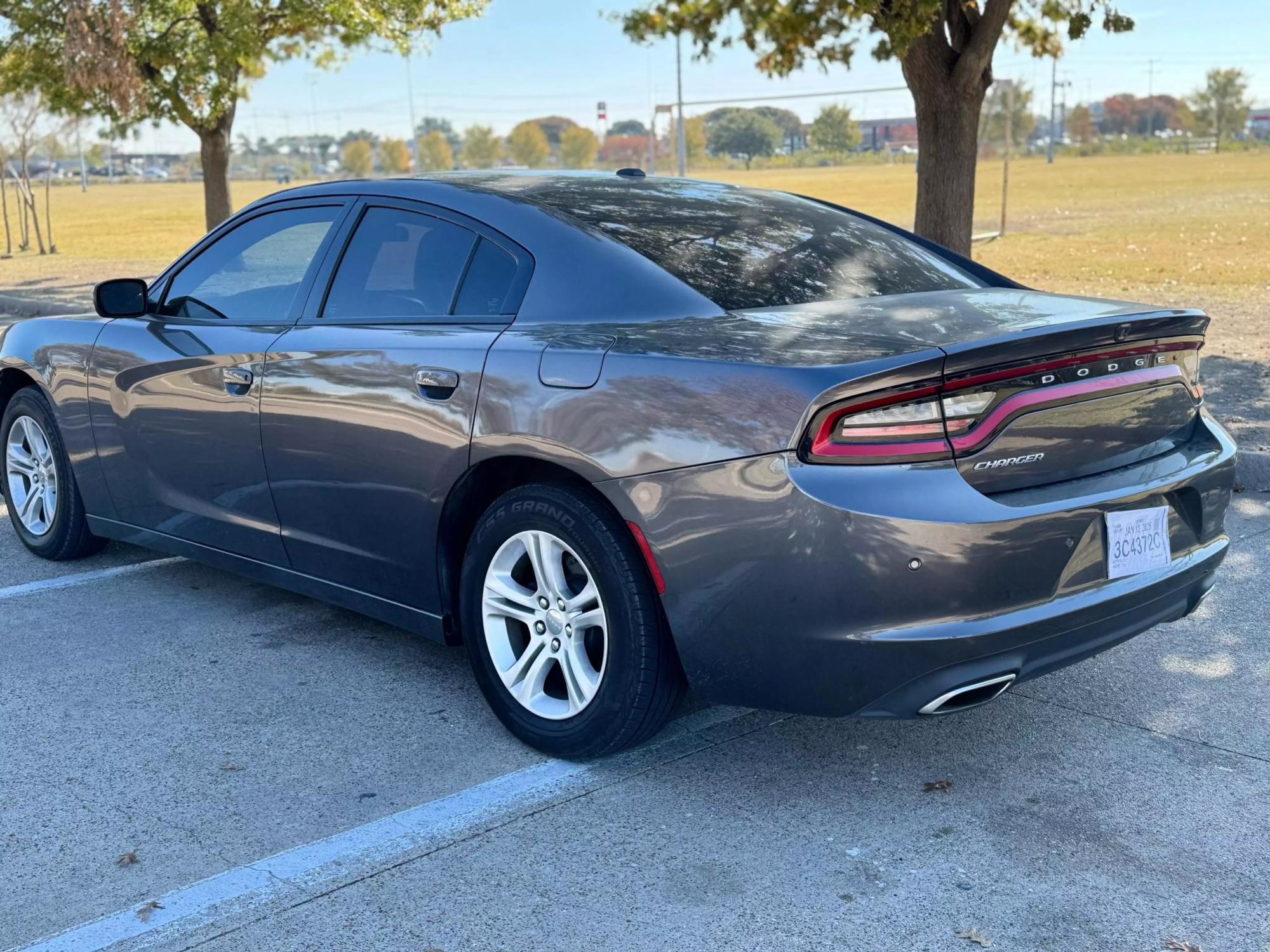 2020 Dodge Charger SXT photo 23