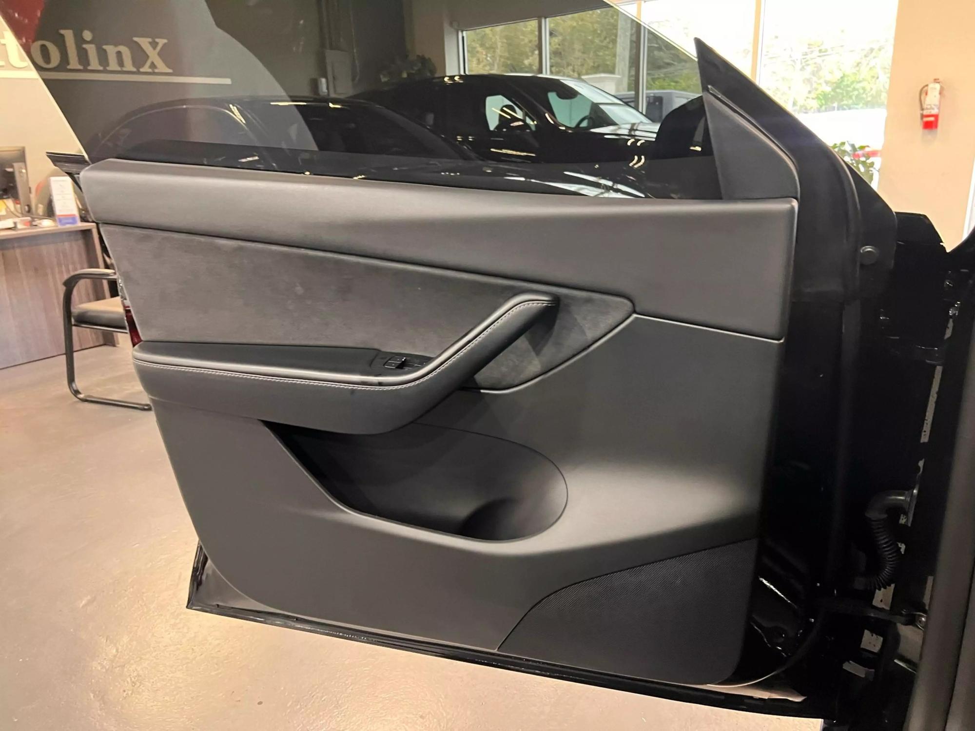 2022 Tesla Model Y Long Range photo 26