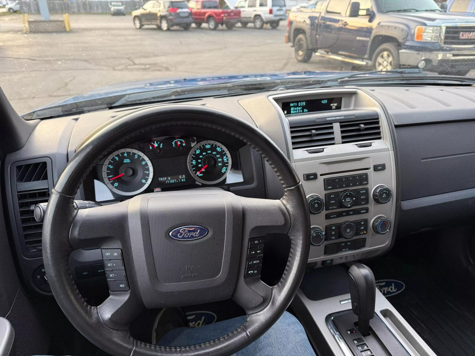 2011 Ford Escape XLT photo 35