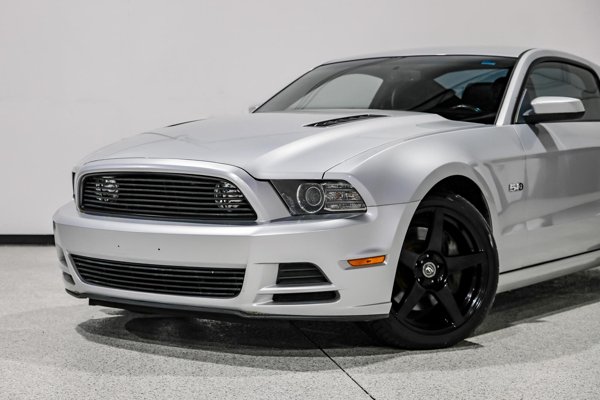 2013 Ford Mustang GT photo 73