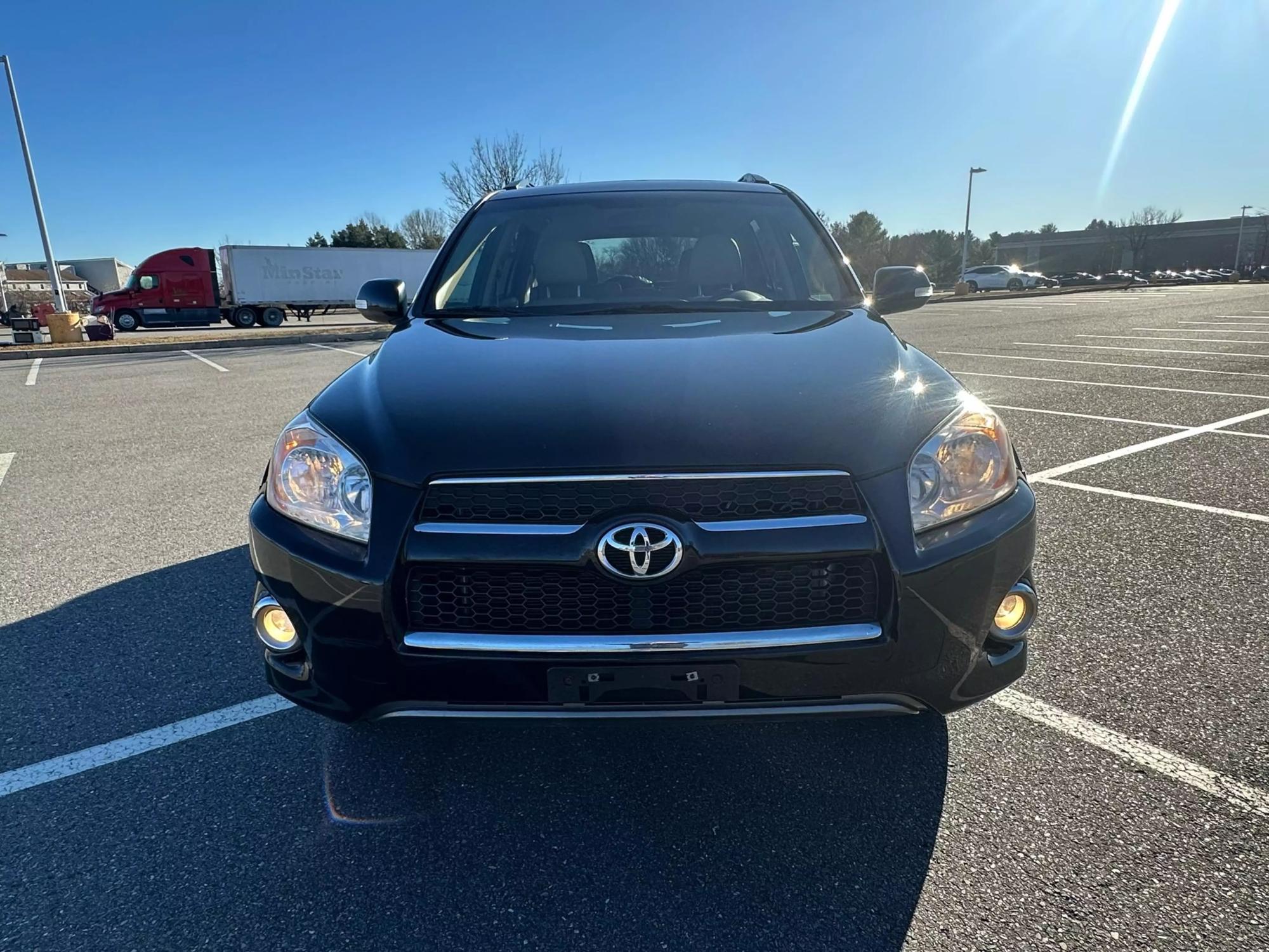 2011 Toyota RAV4 Limited photo 27