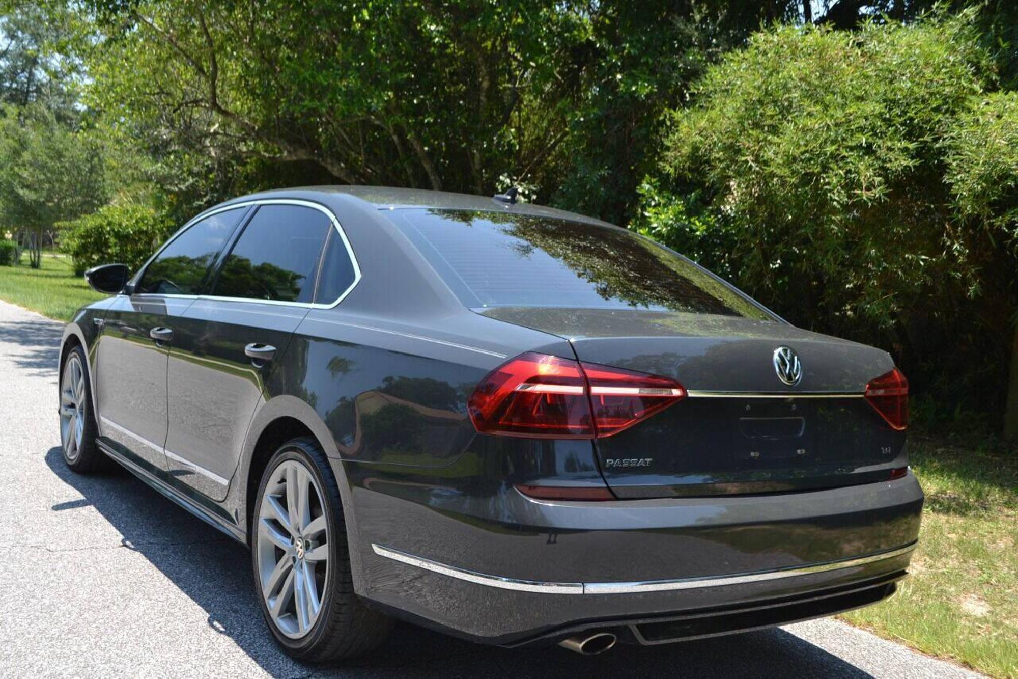 2017 Volkswagen Passat R-Line photo 70