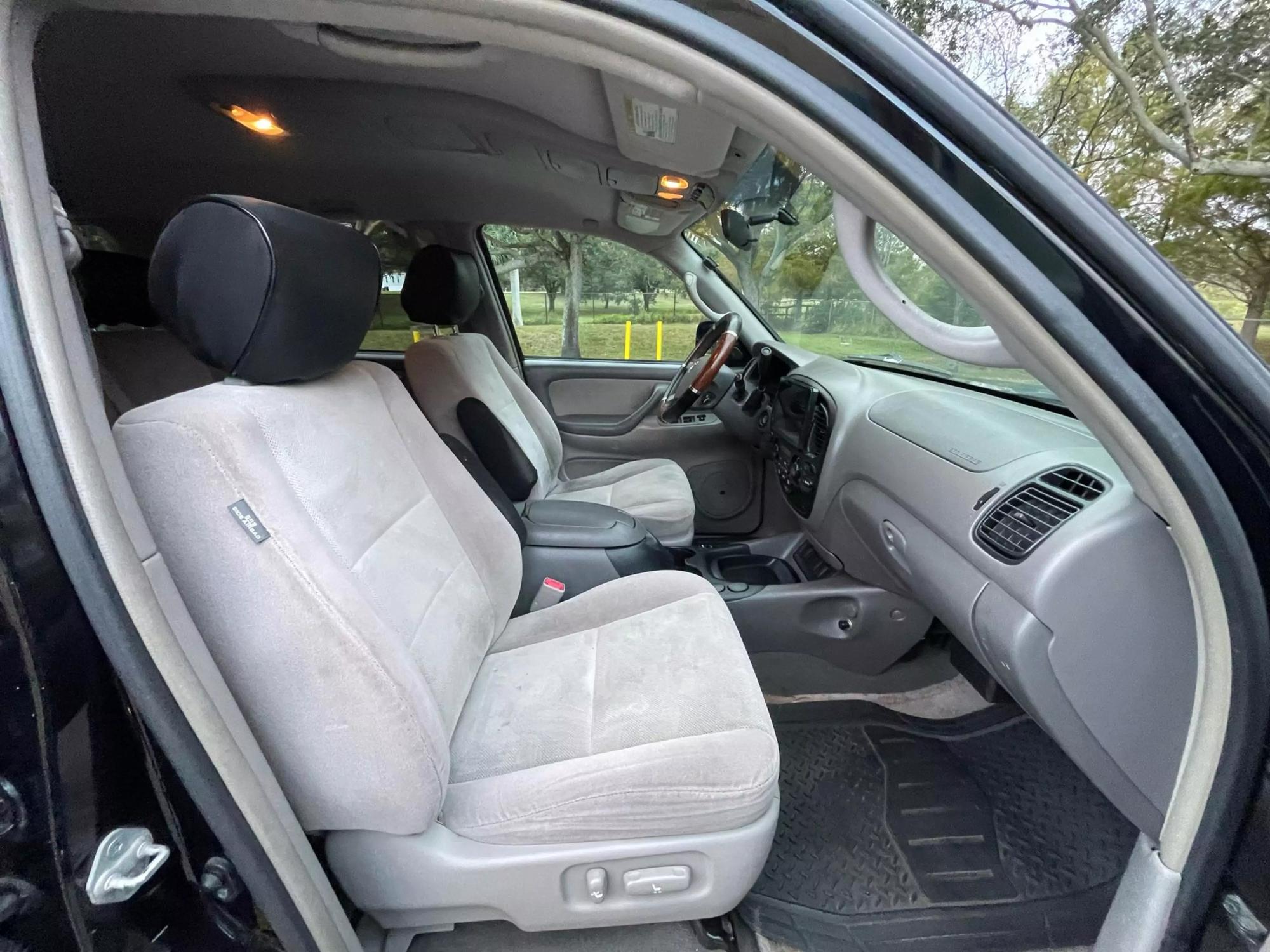 2007 Toyota Sequoia SR5 photo 49