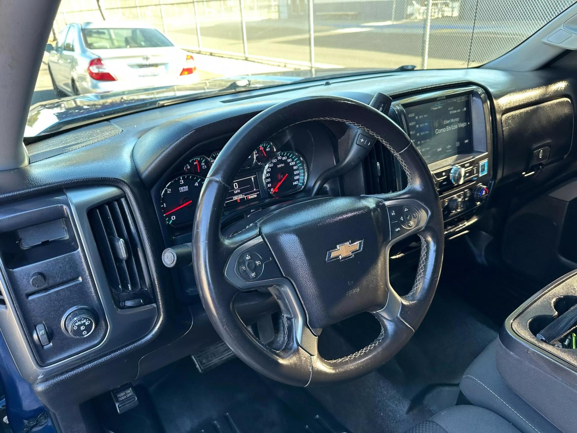 2015 Chevrolet Silverado 1500 LT photo 17