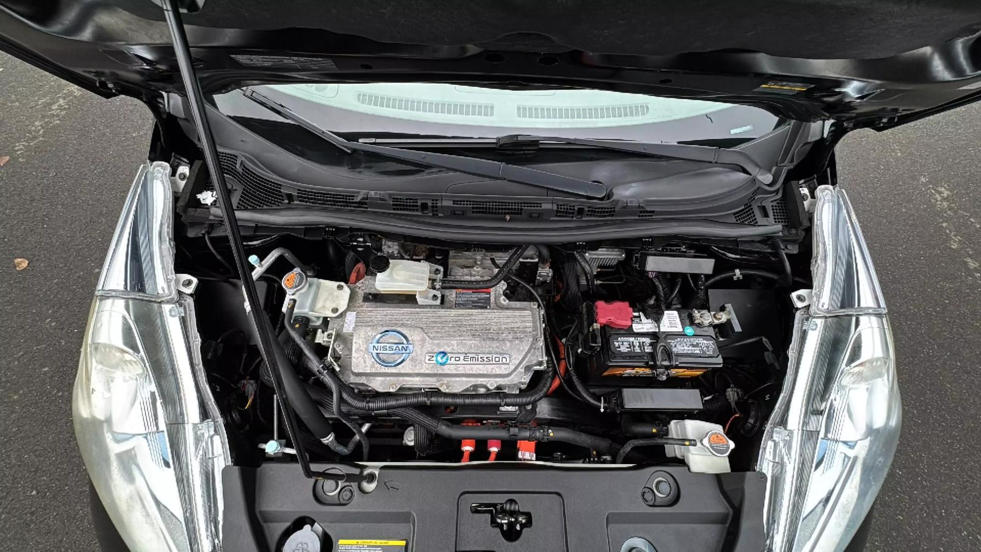 2012 Nissan LEAF SV photo 58