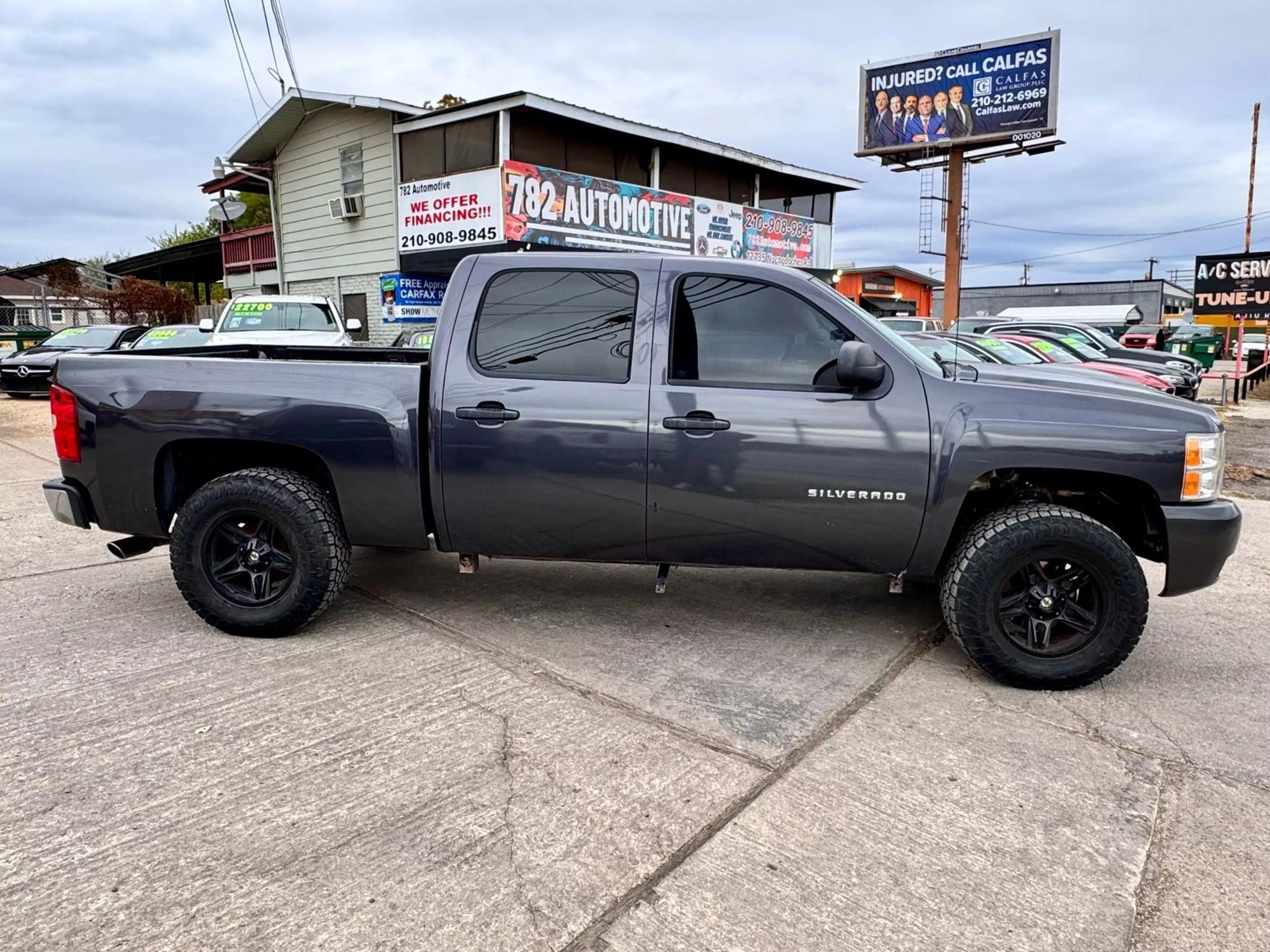 2011 Chevrolet Silverado 1500 LT photo 17