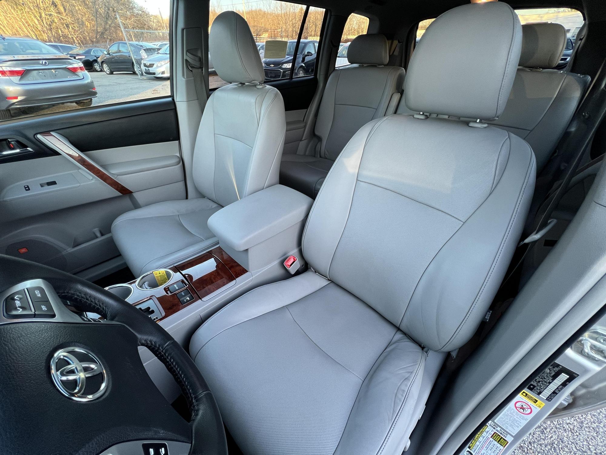 2013 Toyota Highlander Limited photo 53