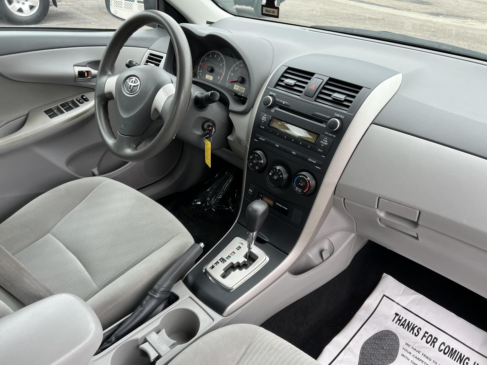 2010 Toyota Corolla LE photo 61