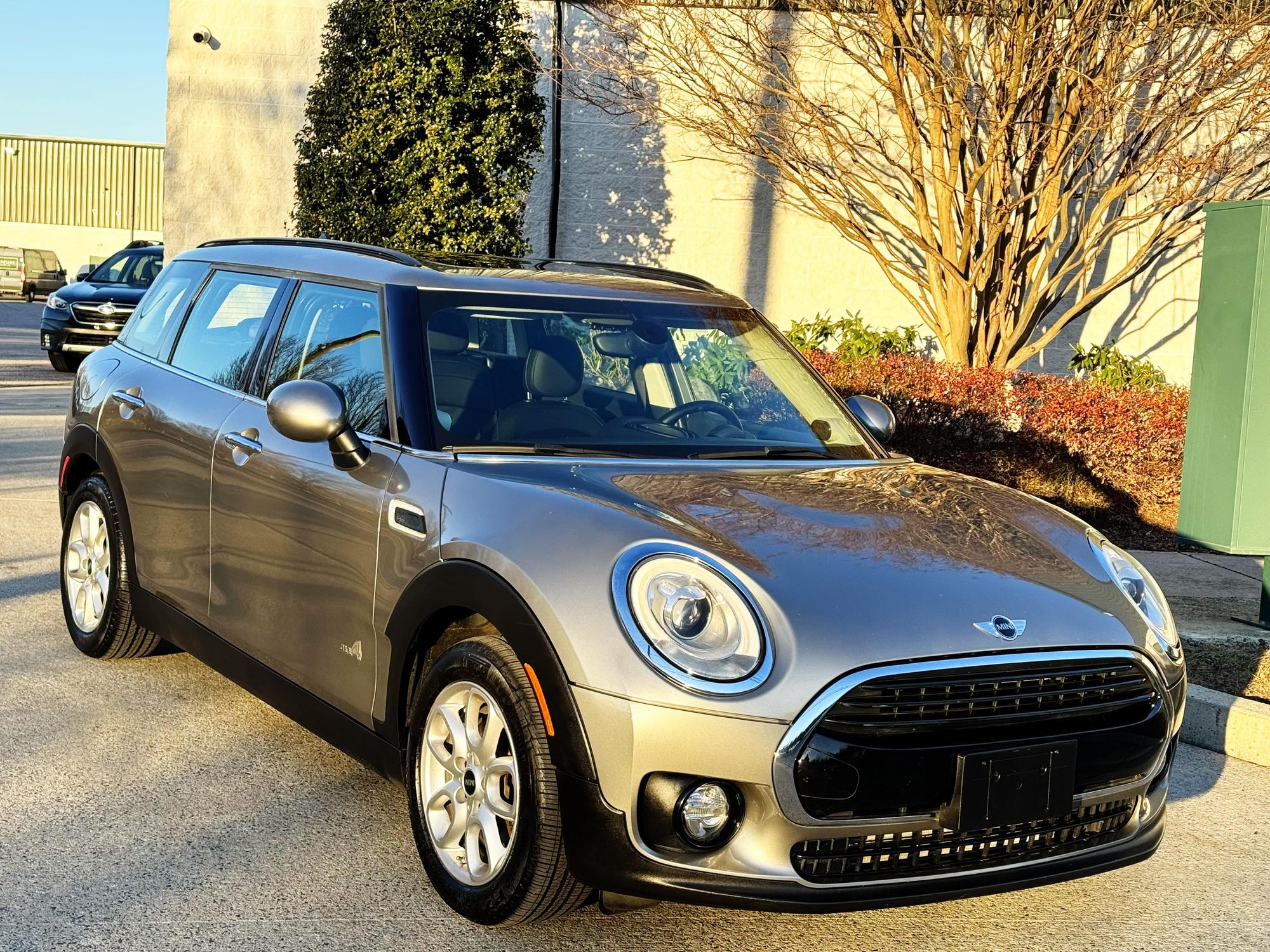 2017 MINI Clubman Base photo 41