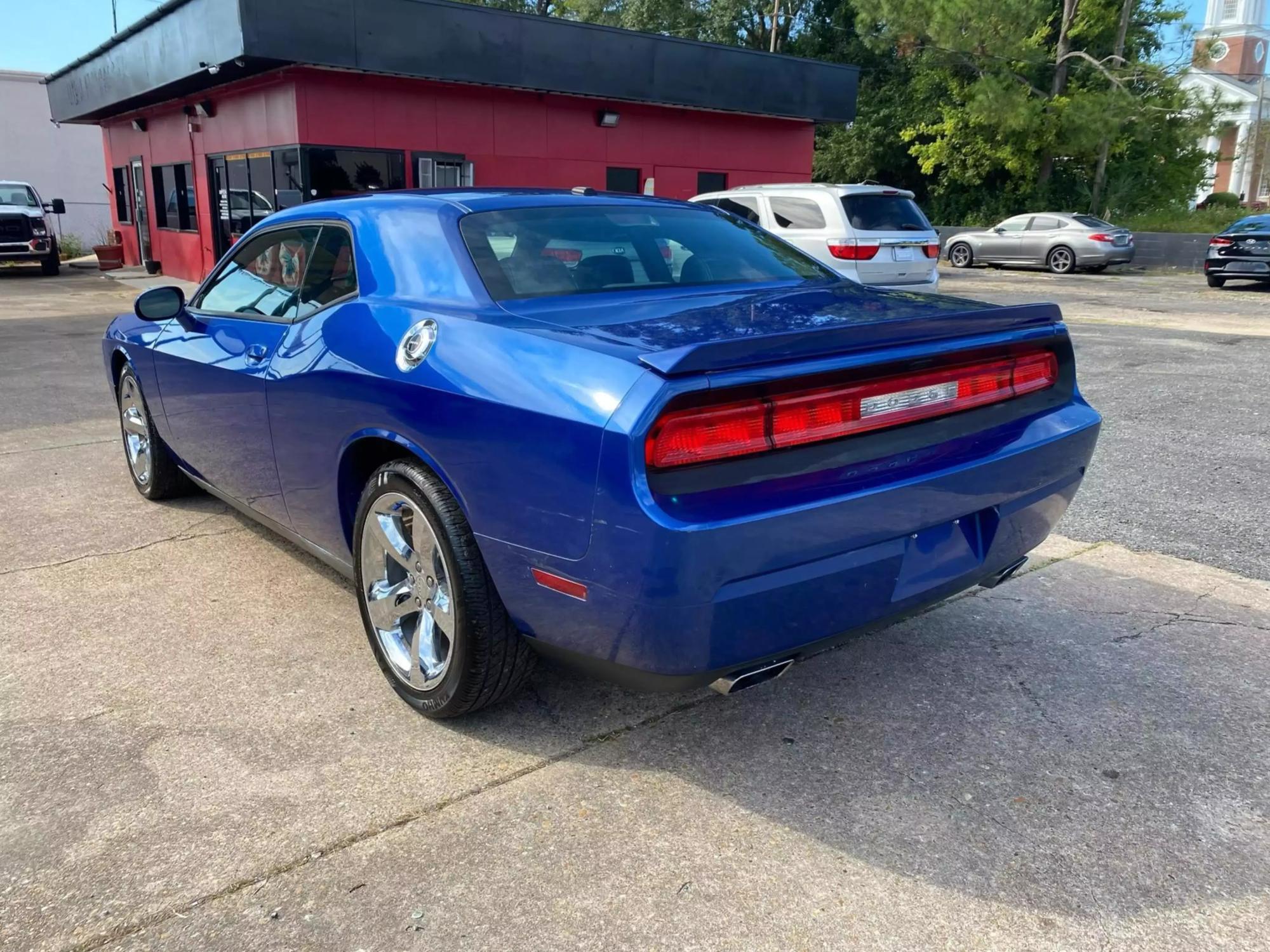 2012 Dodge Challenger SXT photo 16