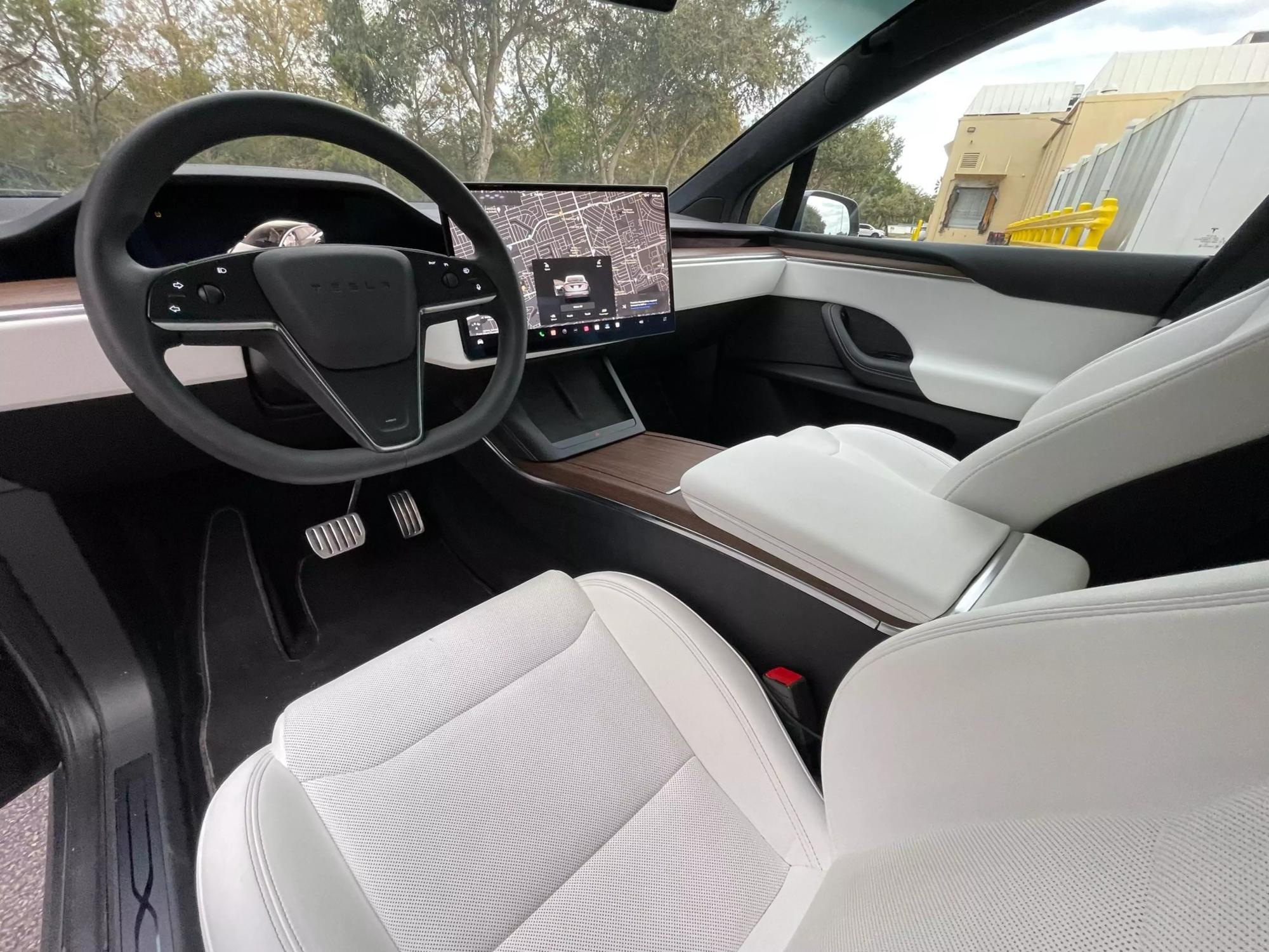 2023 Tesla Model X Long Range photo 59