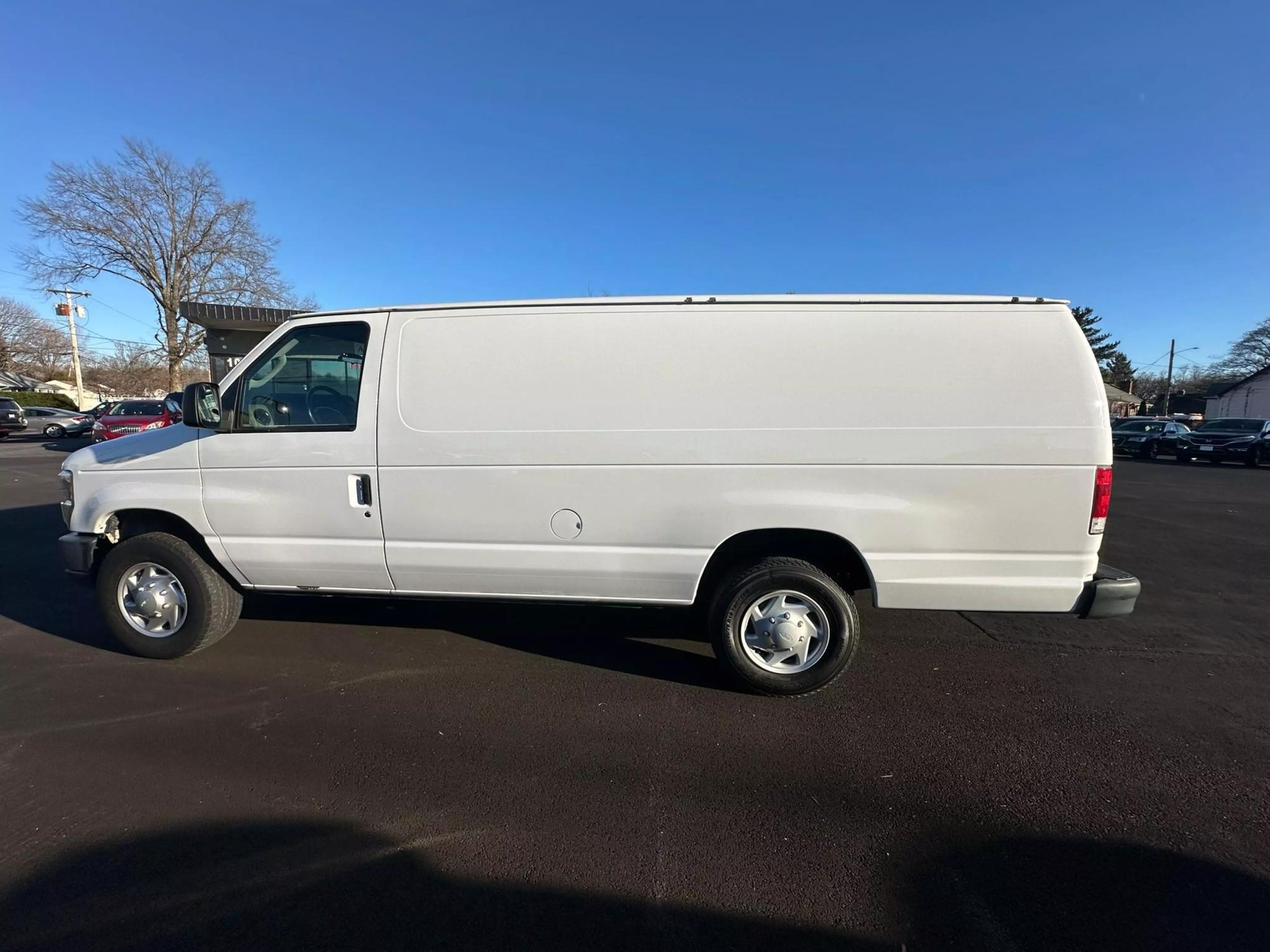 2014 Ford E-Series Econoline Van Commercial photo 23