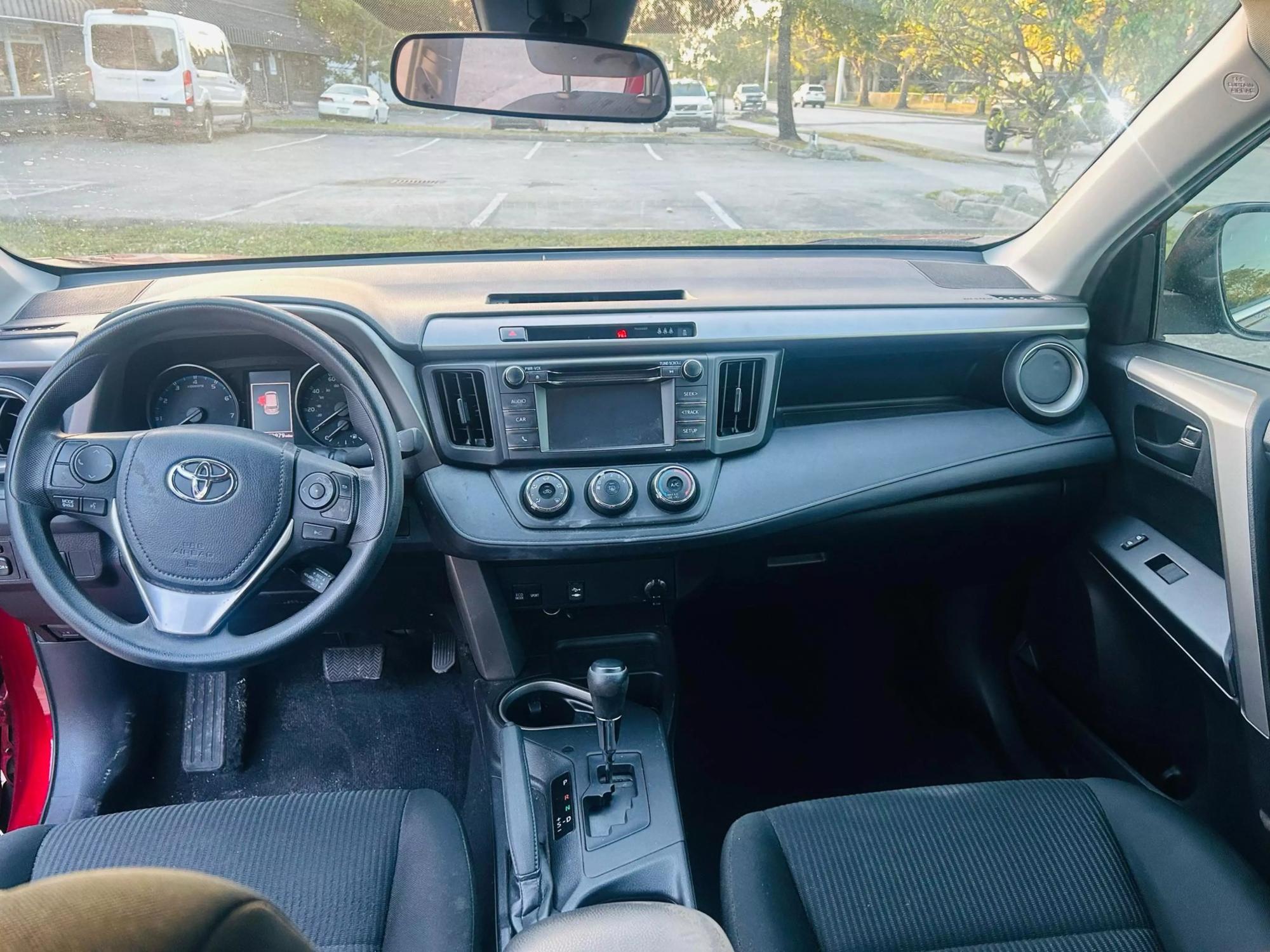 2018 Toyota RAV4 LE photo 22