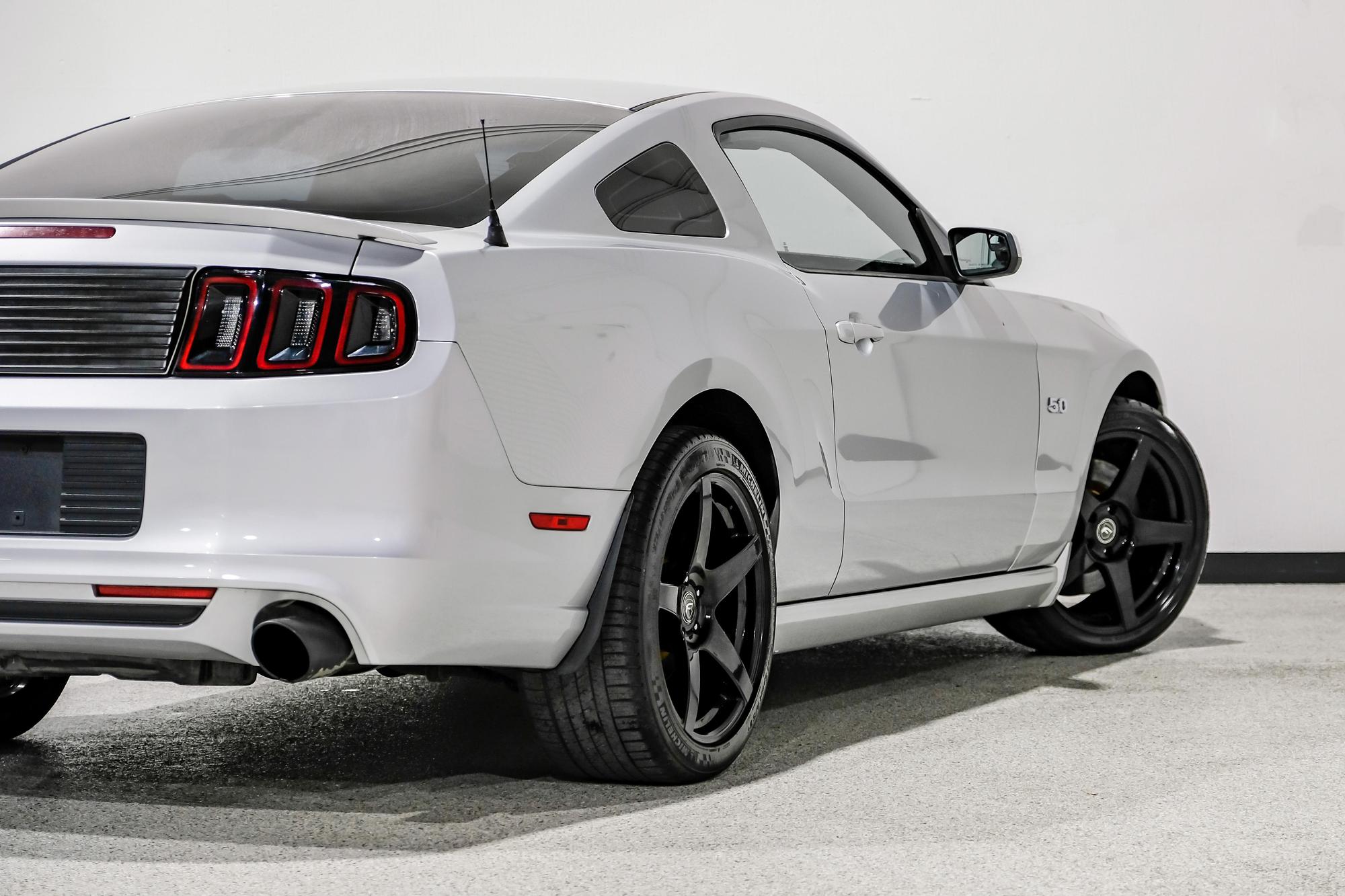 2013 Ford Mustang GT photo 76