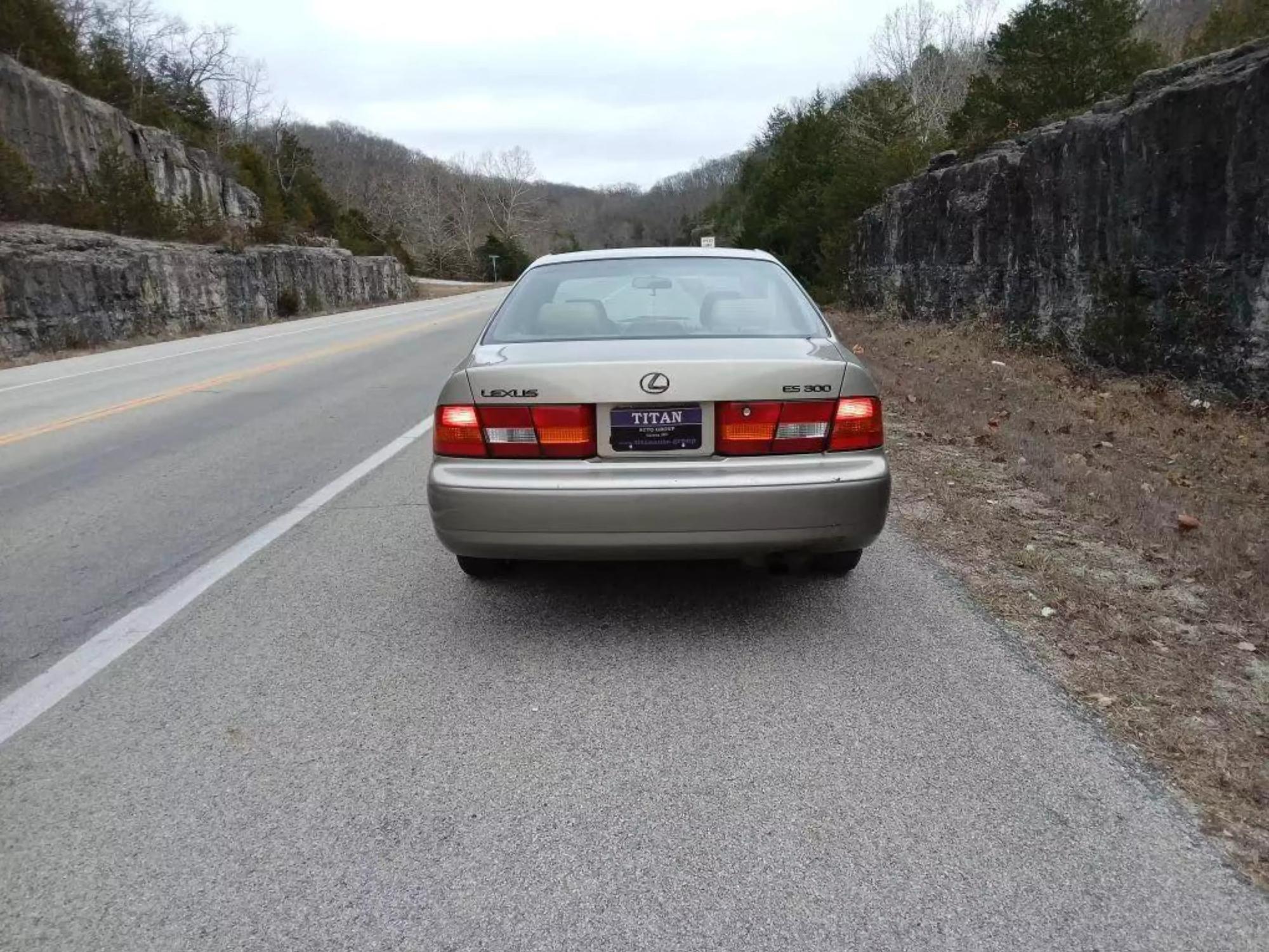 1999 Lexus ES 300 photo 21