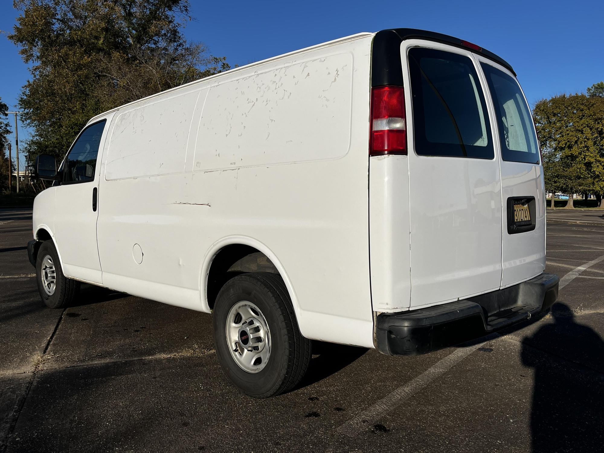 2017 GMC Savana Cargo Work Van photo 12