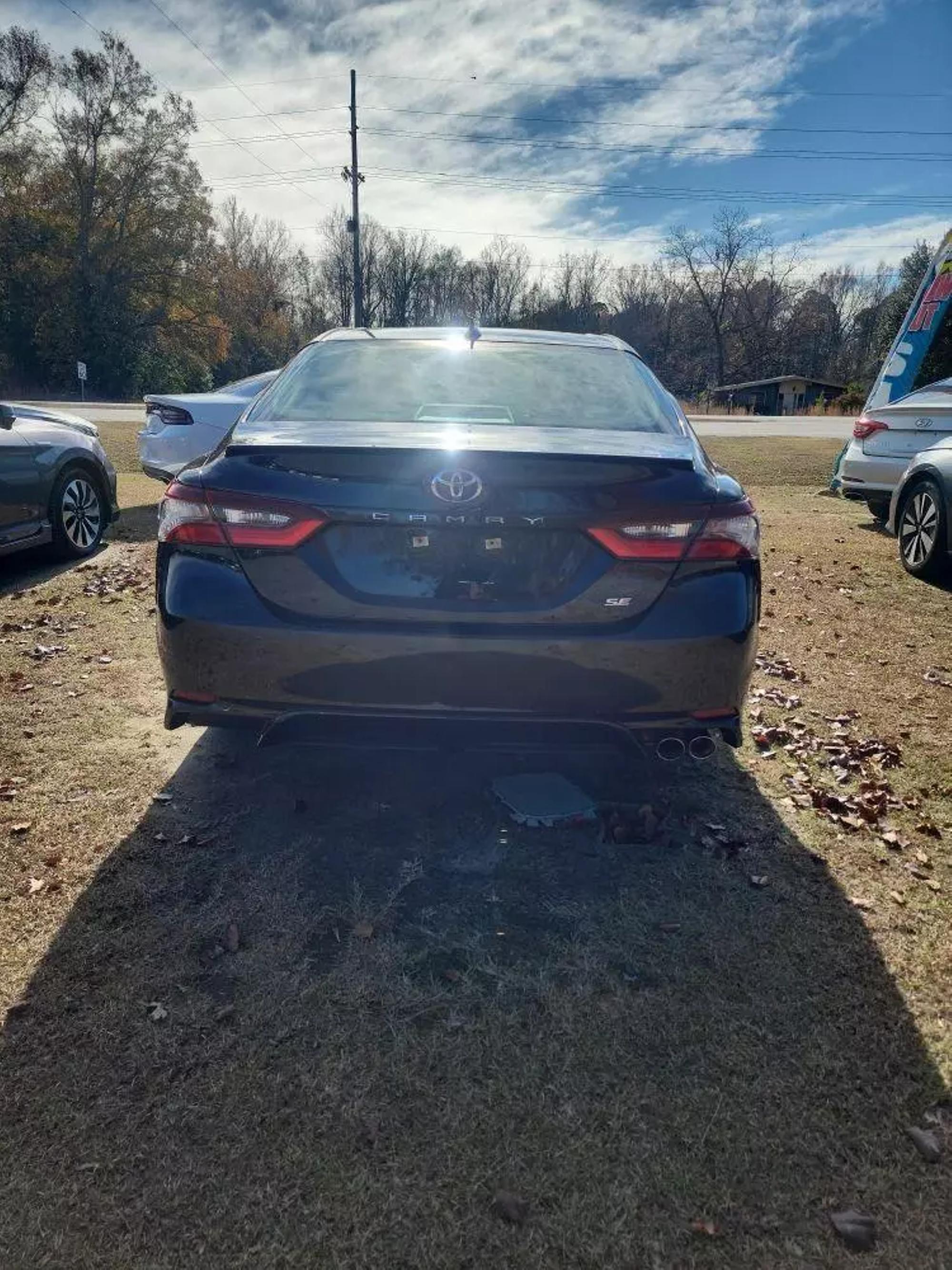 2021 Toyota Camry SE photo 13