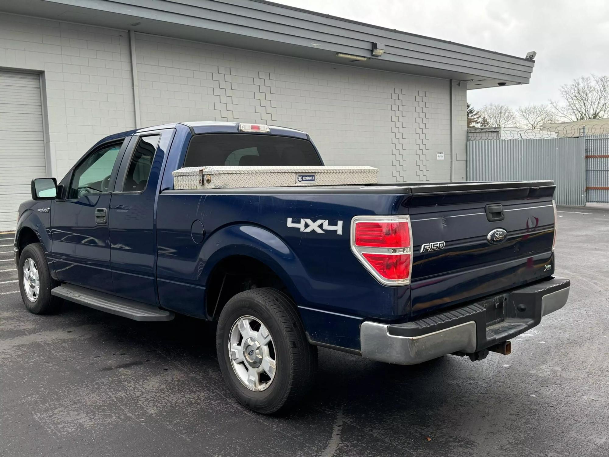 2010 Ford F-150 XL photo 24