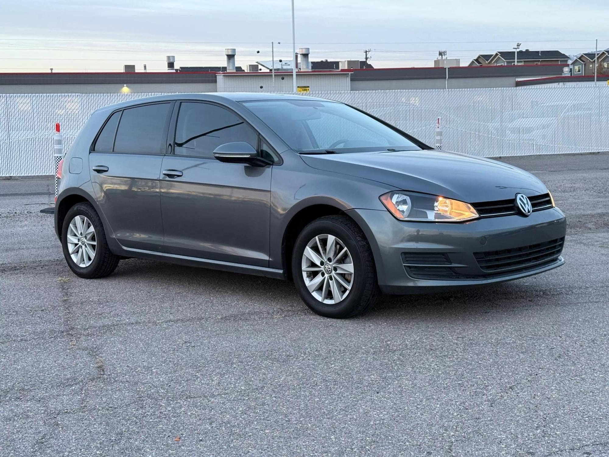 2016 Volkswagen Golf TSI S photo 22