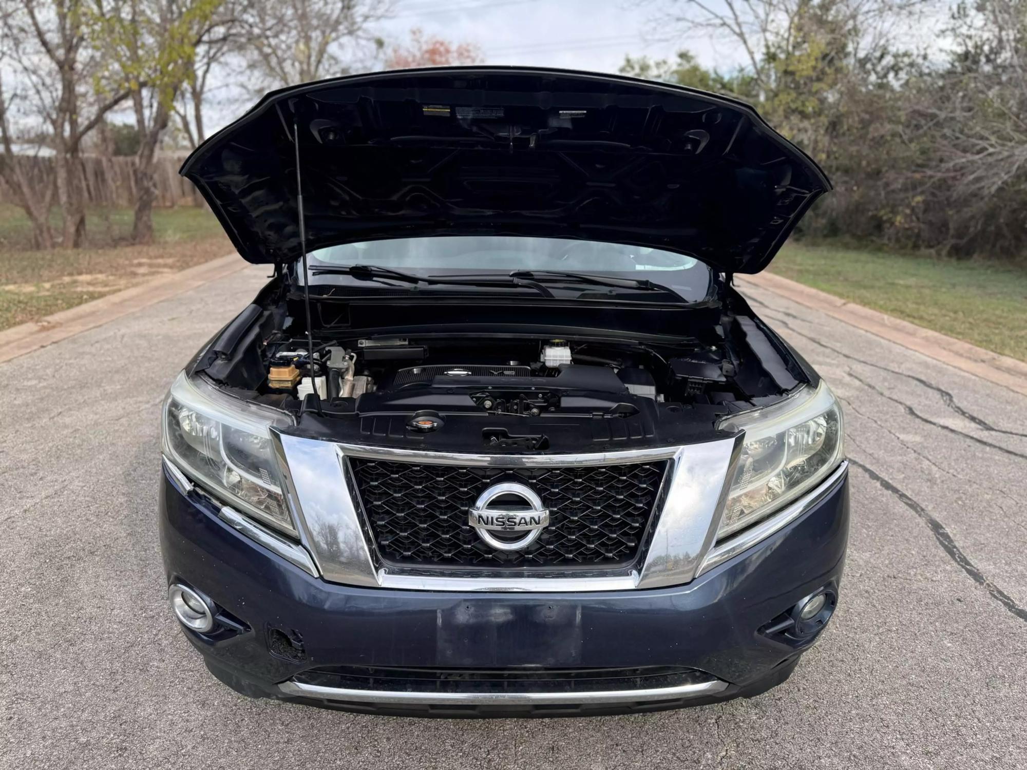 2015 Nissan Pathfinder SV photo 55