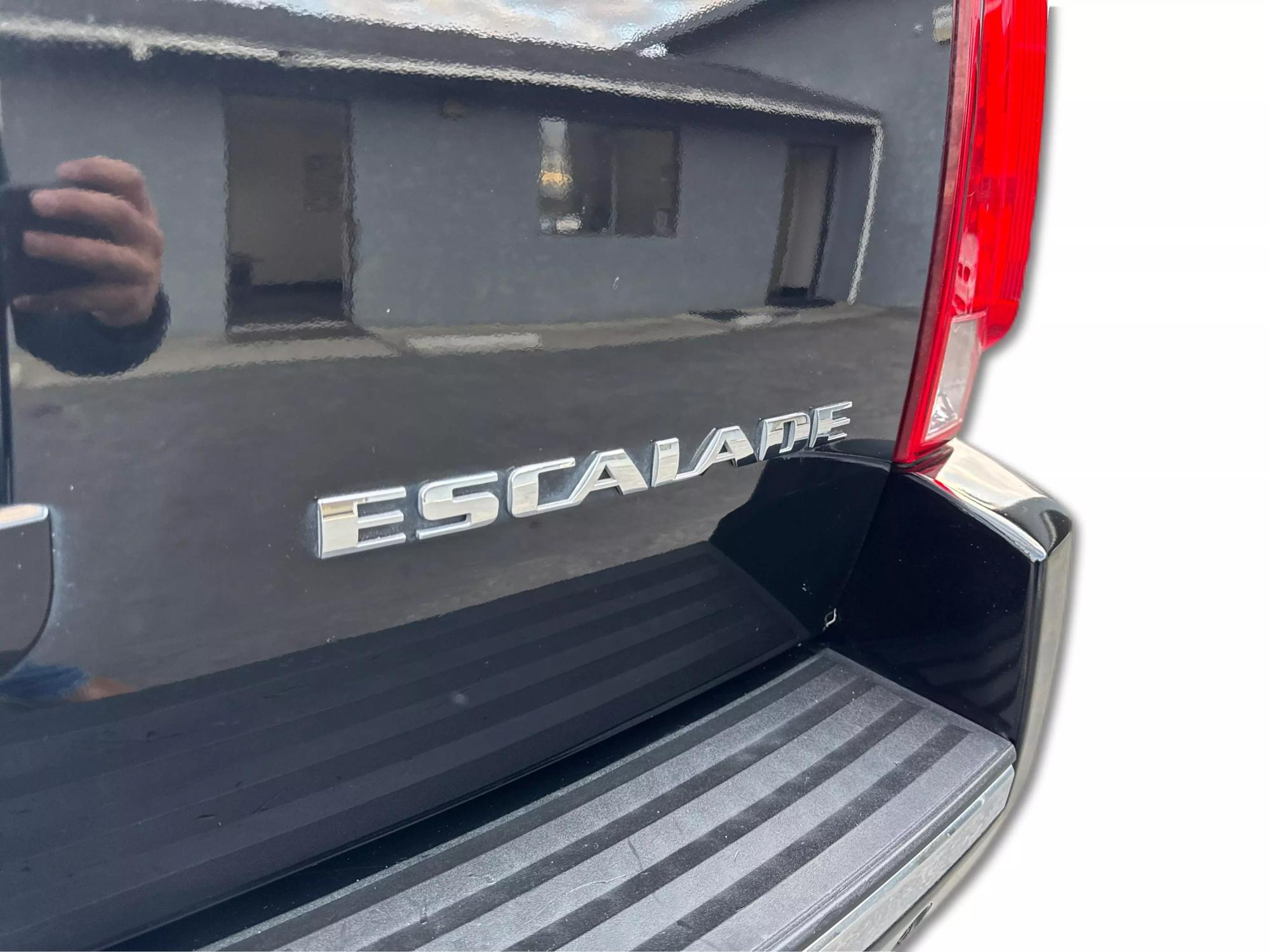 2010 Cadillac Escalade Premium photo 65