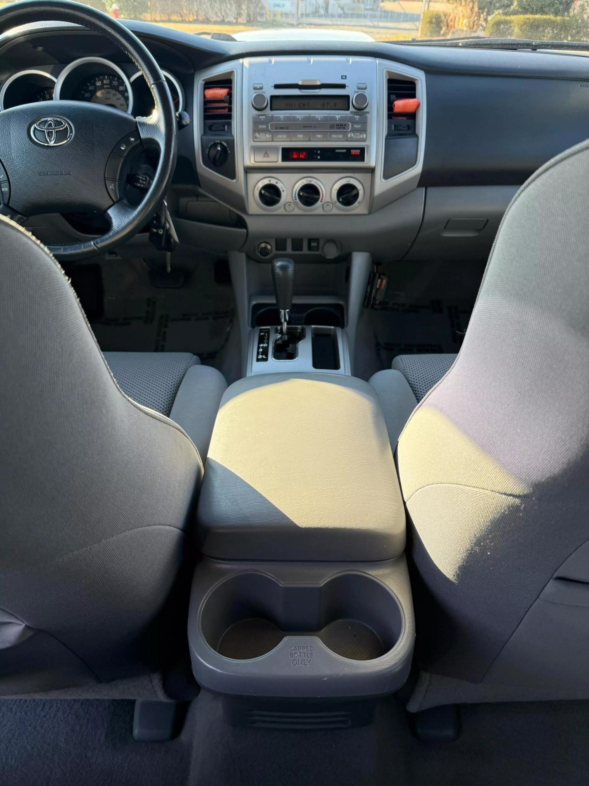 2010 Toyota Tacoma Base photo 181