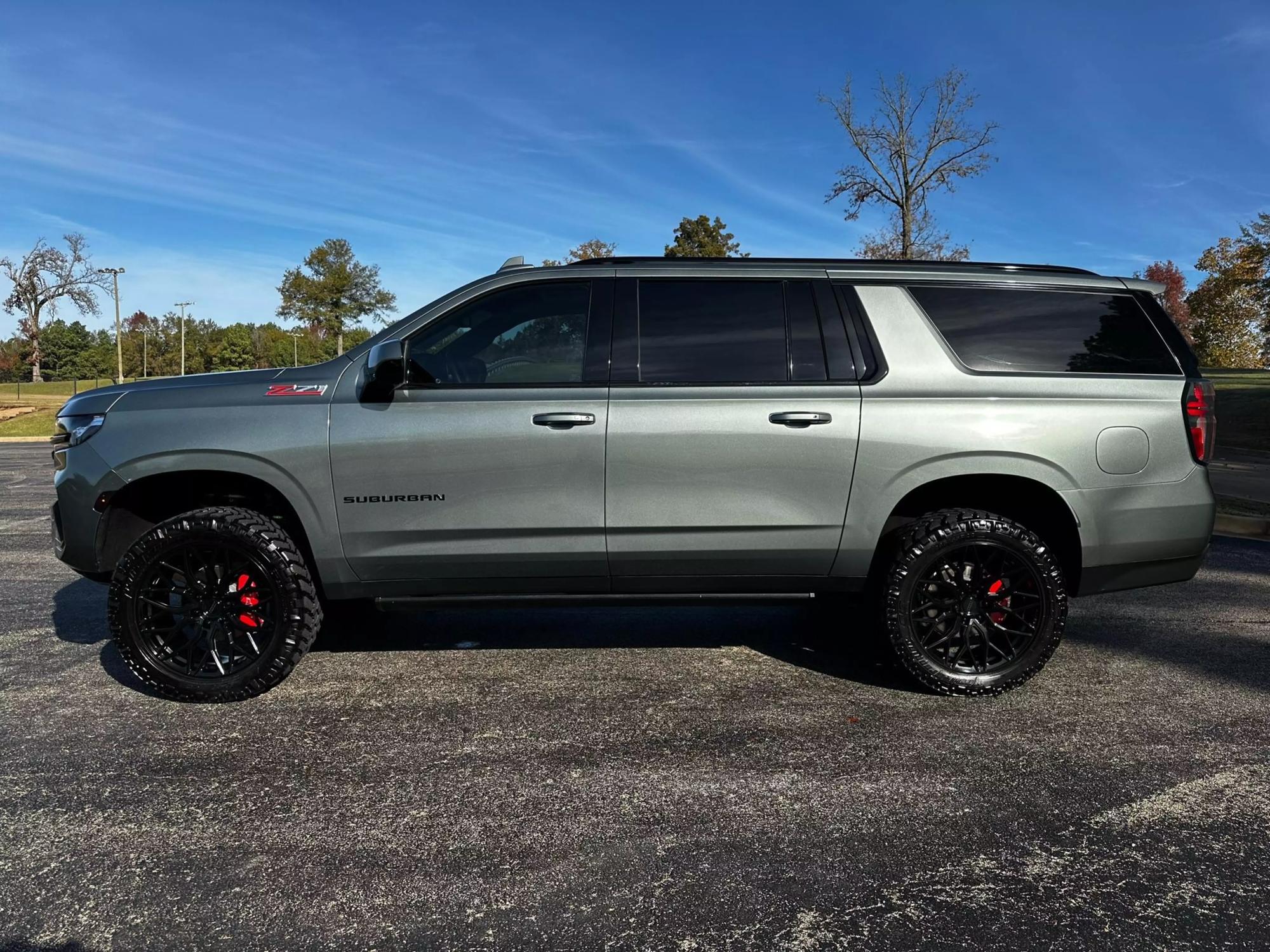 2023 Chevrolet Suburban Z71 photo 25