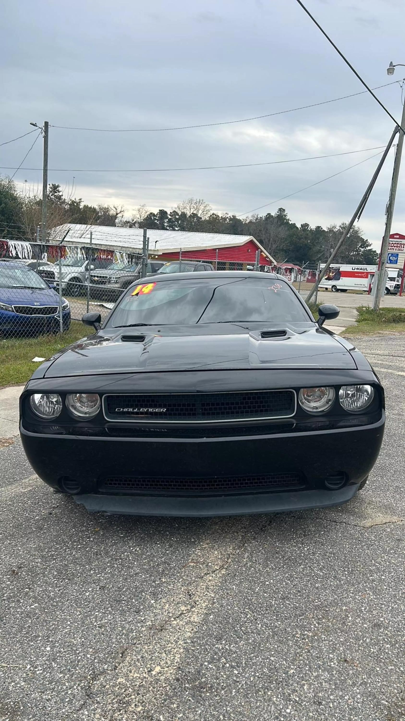 2014 Dodge Challenger SXT photo 16