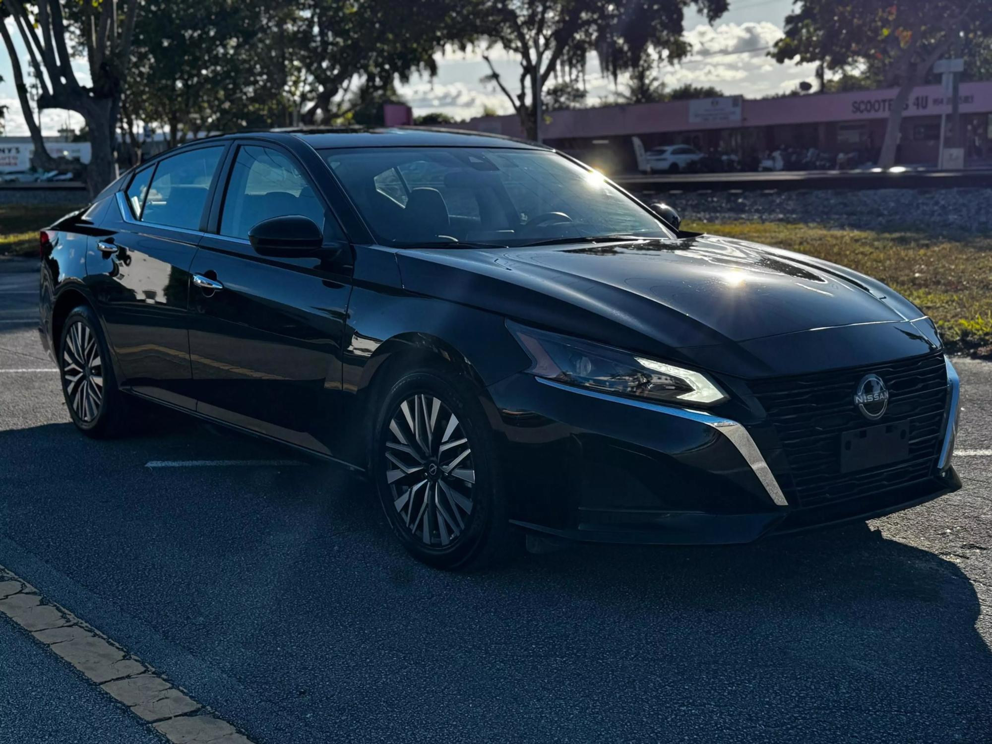 2023 Nissan Altima SV photo 26