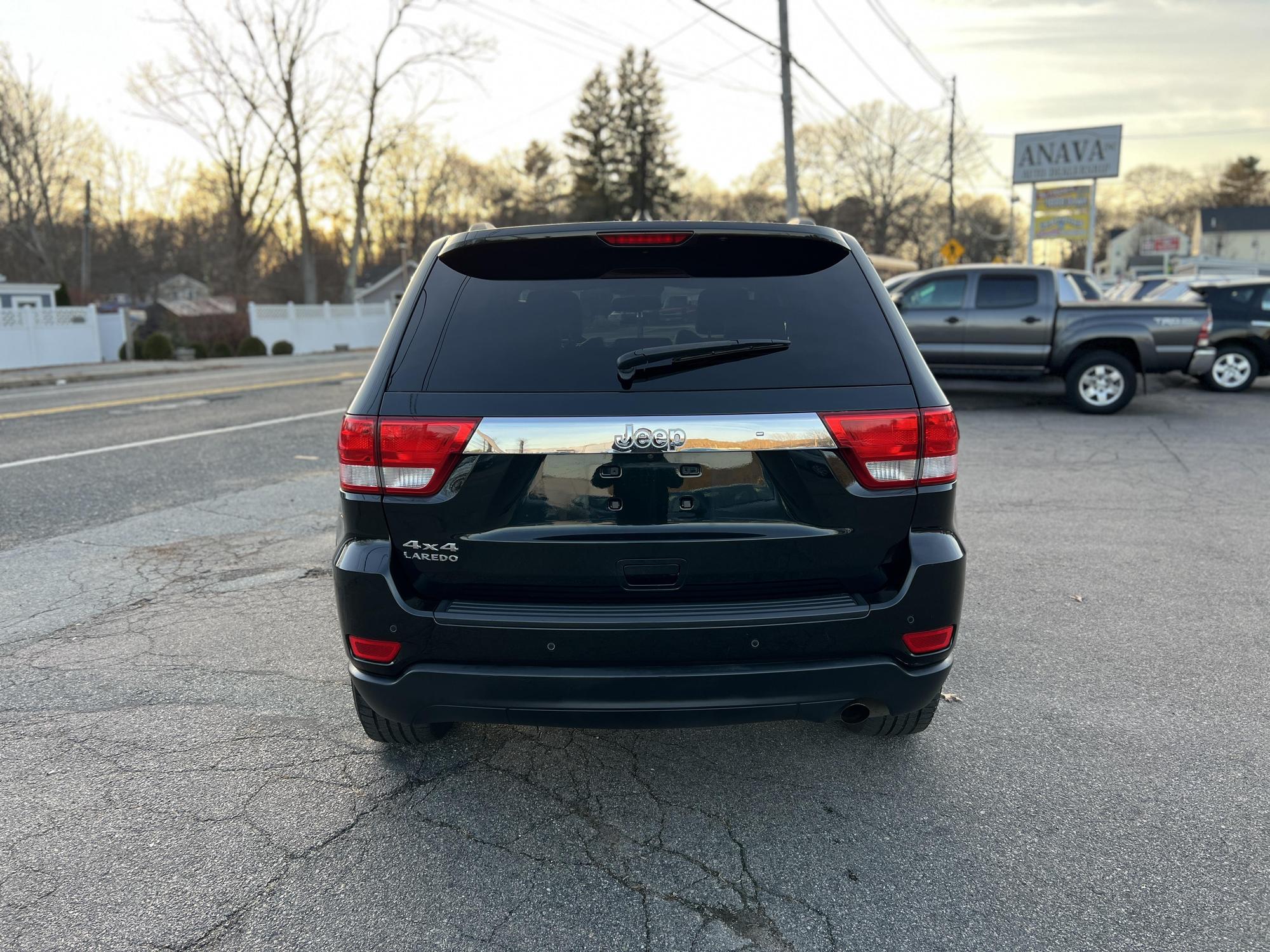 2013 Jeep Grand Cherokee Laredo photo 37