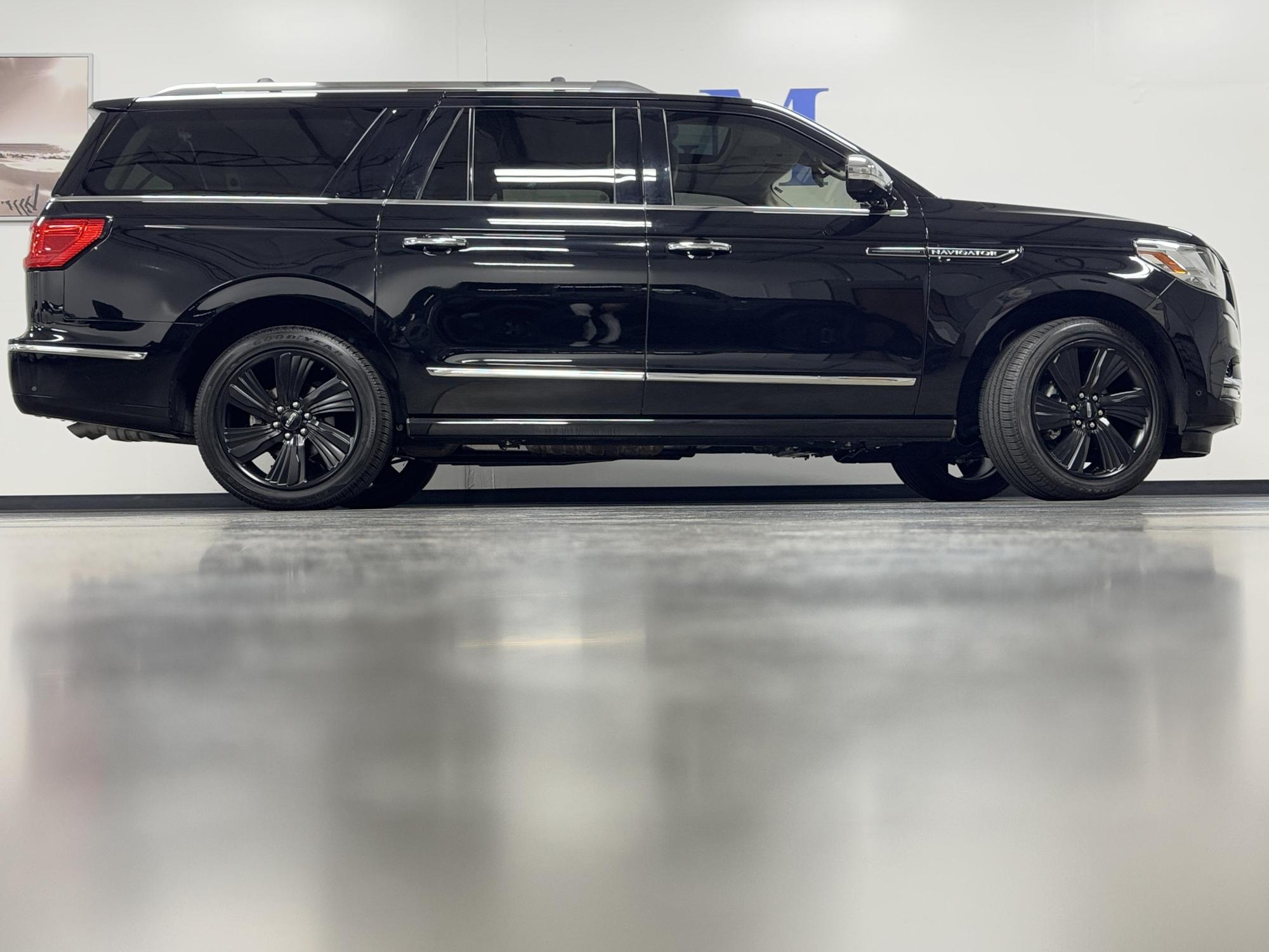 2018 Lincoln Navigator Black Label photo 36