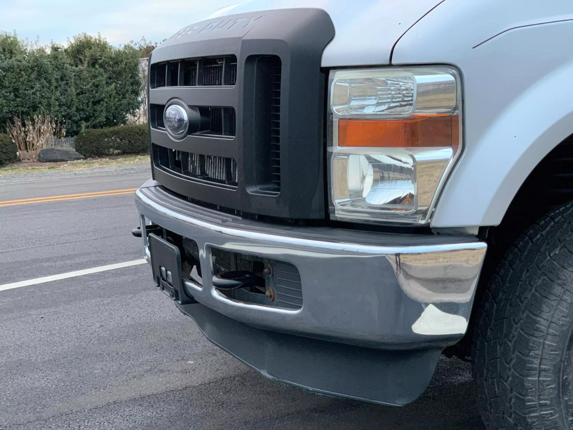 2008 Ford F-350 Super Duty XL photo 102