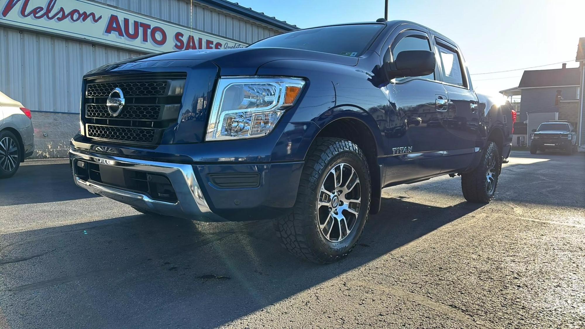 2021 Nissan Titan SV photo 11