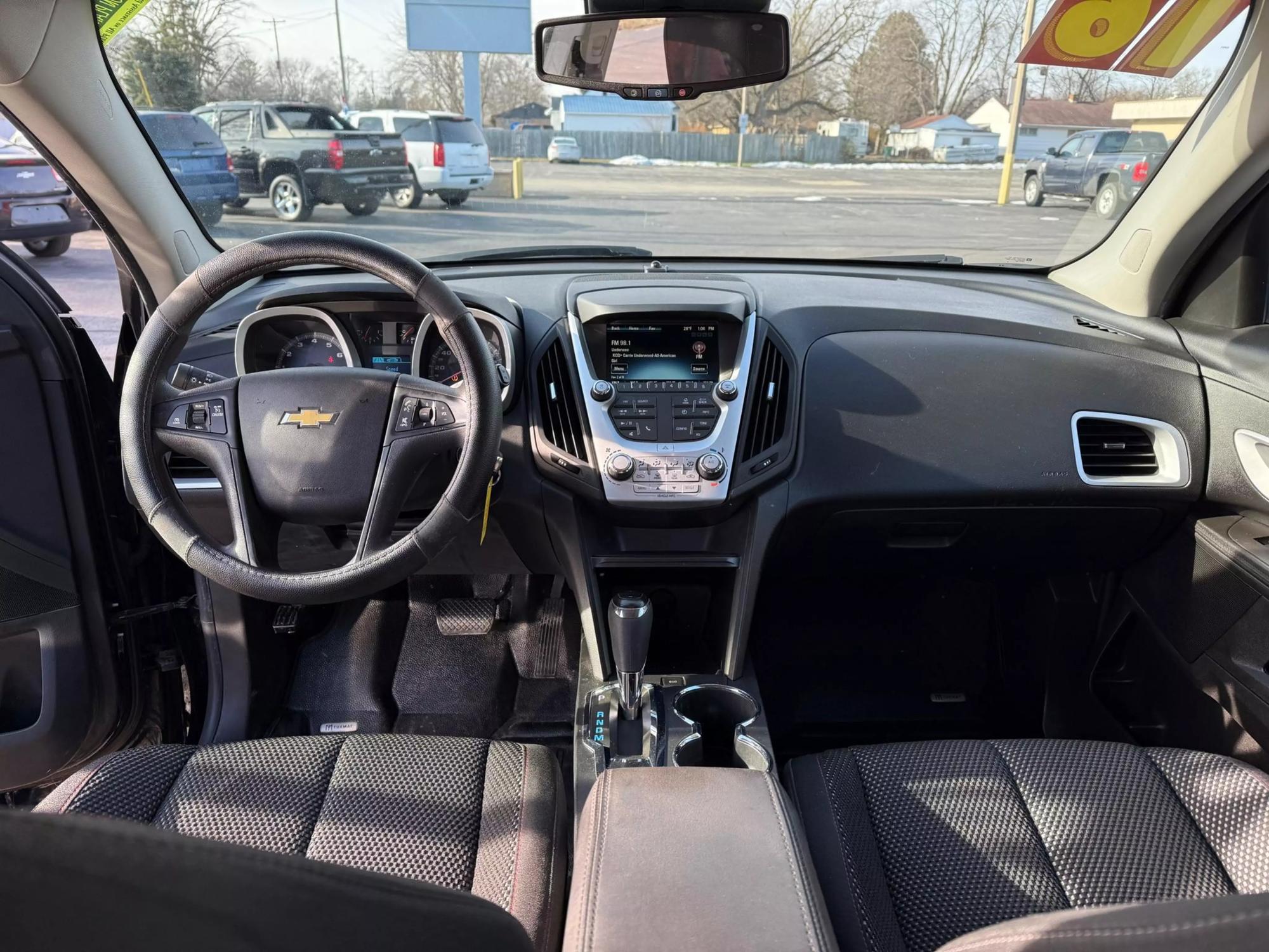 2016 Chevrolet Equinox LS photo 32