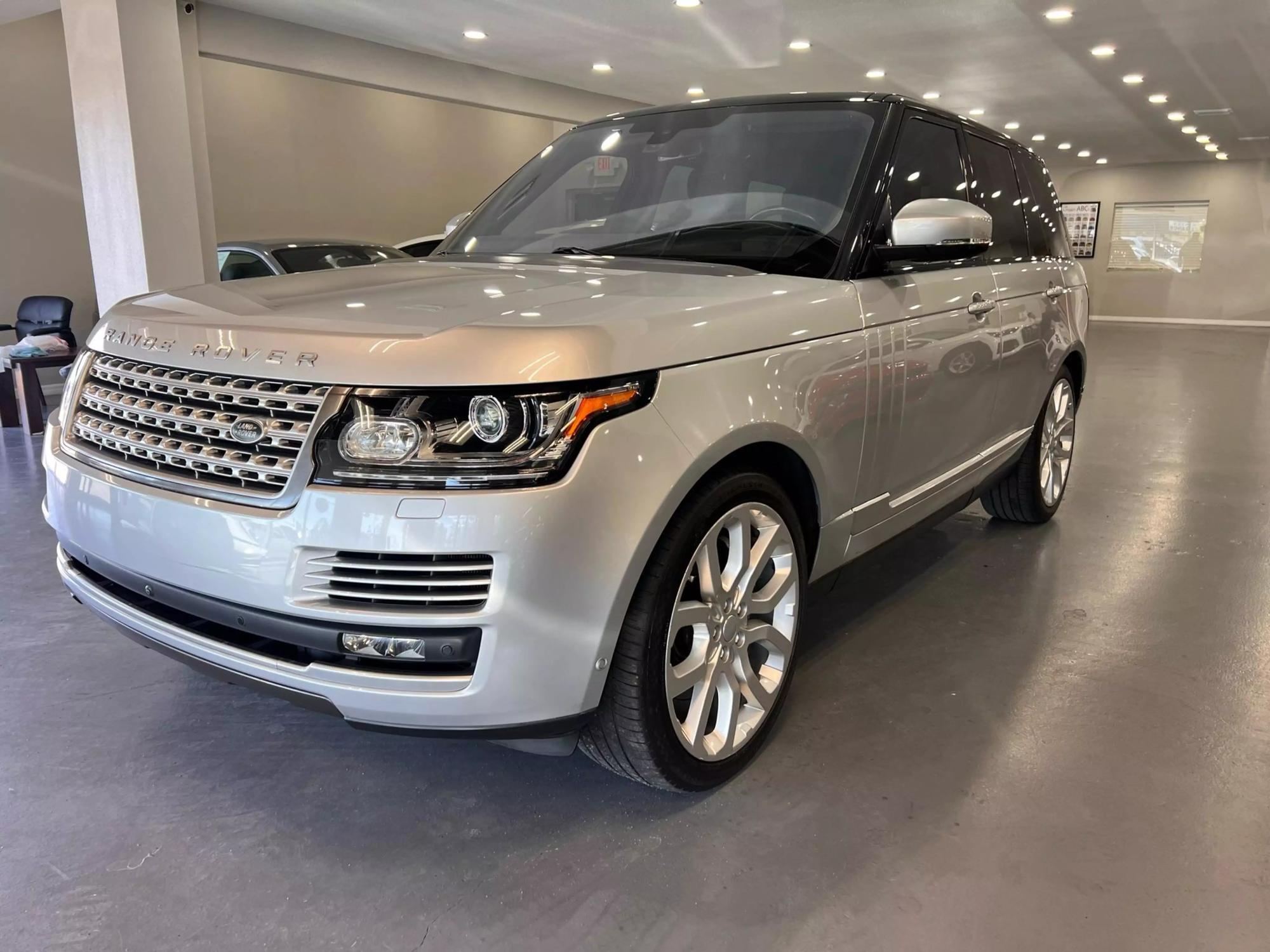 2016 Land Rover Range Rover HSE photo 3