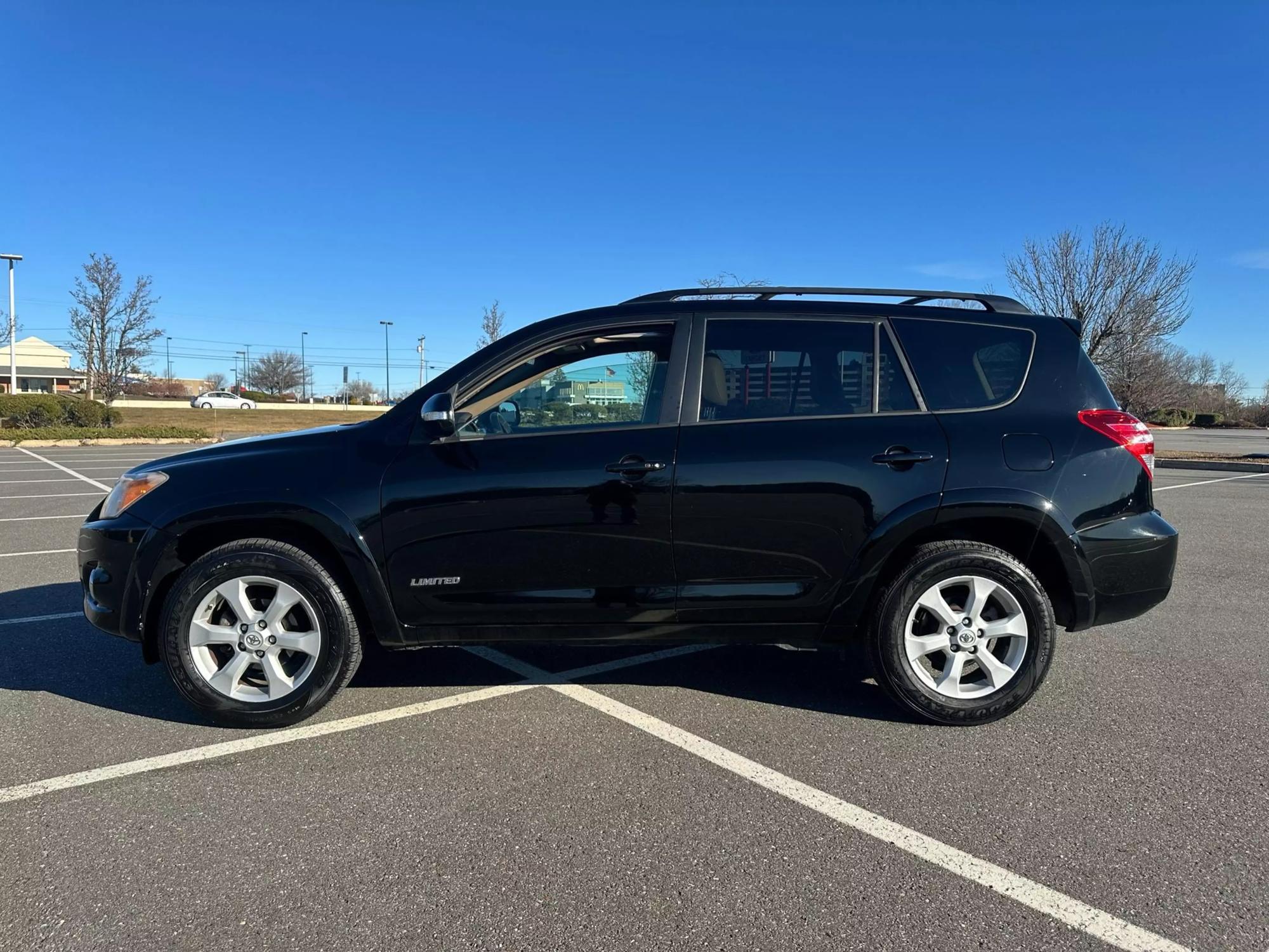 2011 Toyota RAV4 Limited photo 21