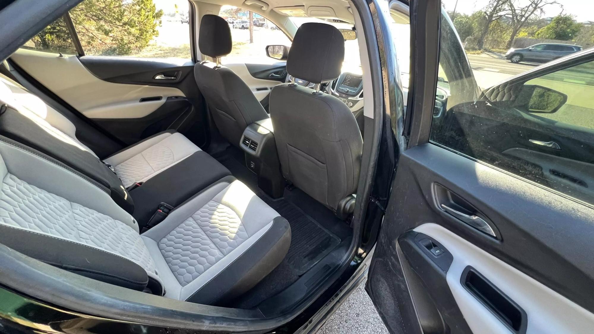 2019 Chevrolet Equinox LS photo 35