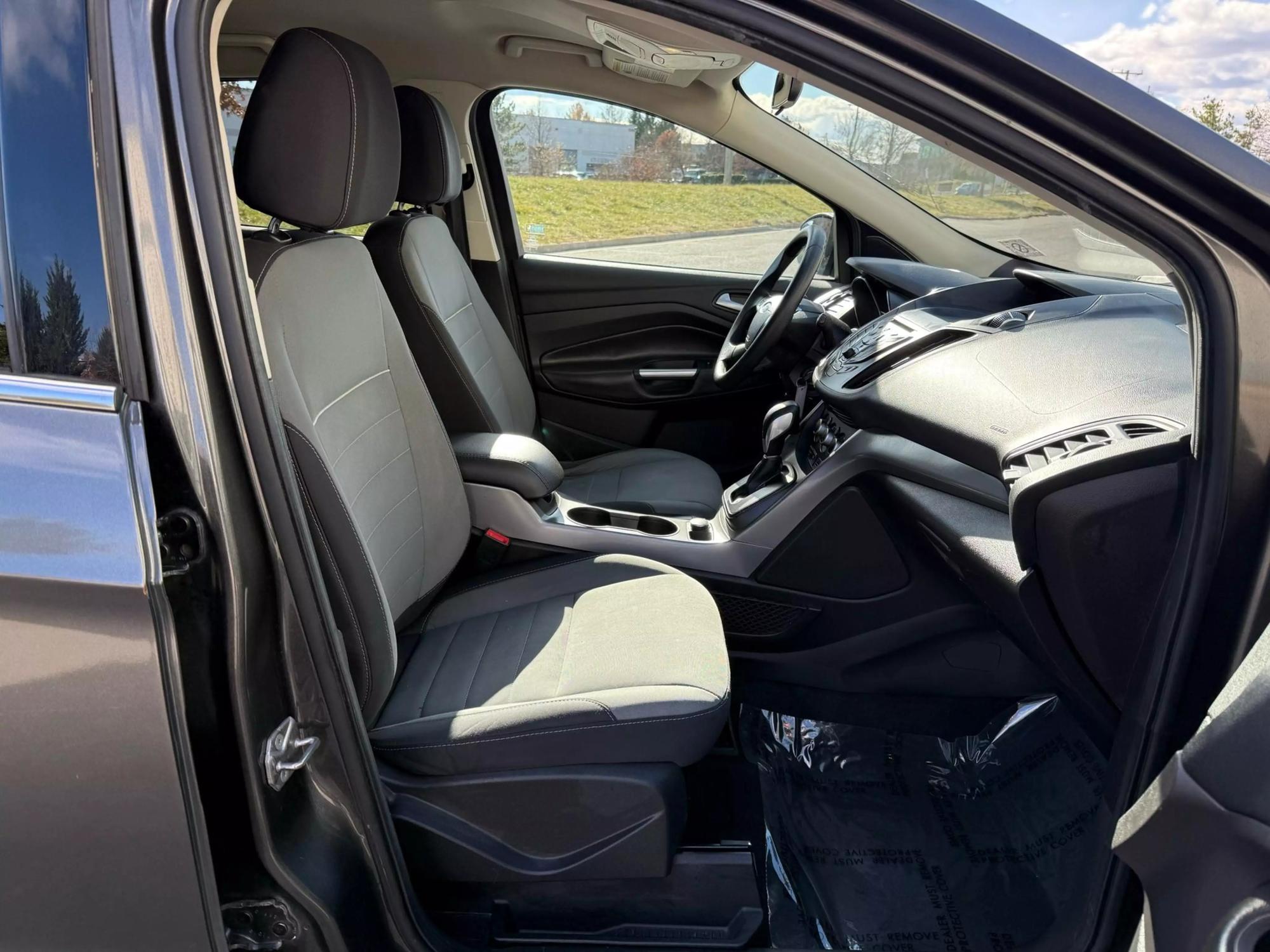 2015 Ford Escape SE photo 162